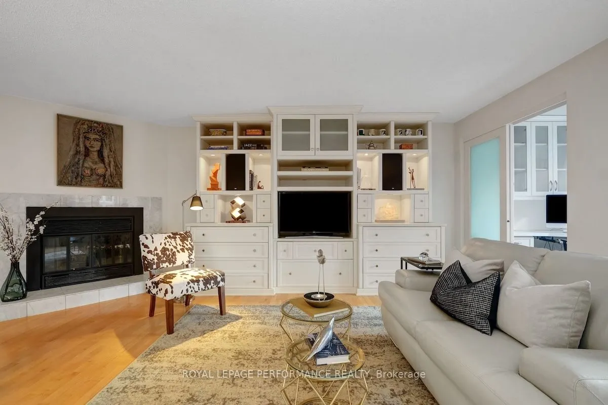 310 Crichton Street, #304