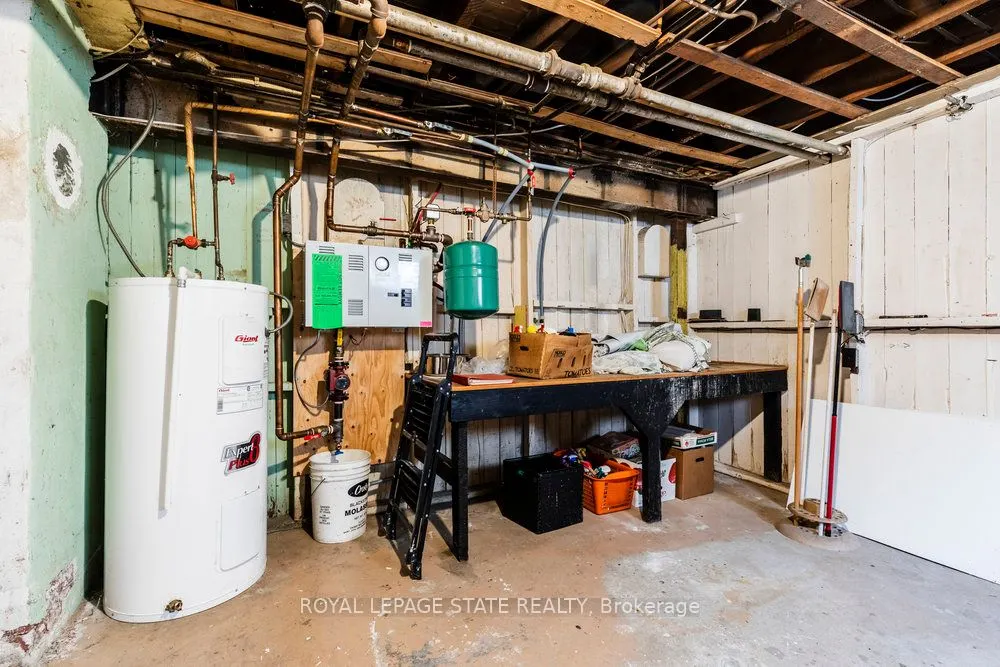 37 Lower Horning Road