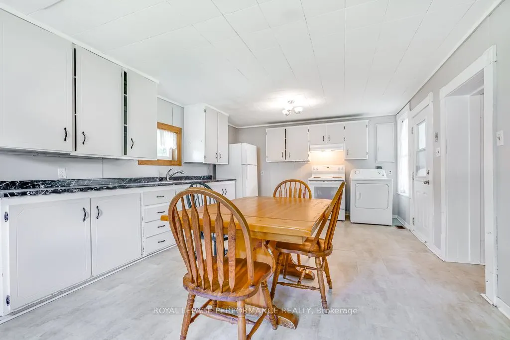 7 Spruce Street S