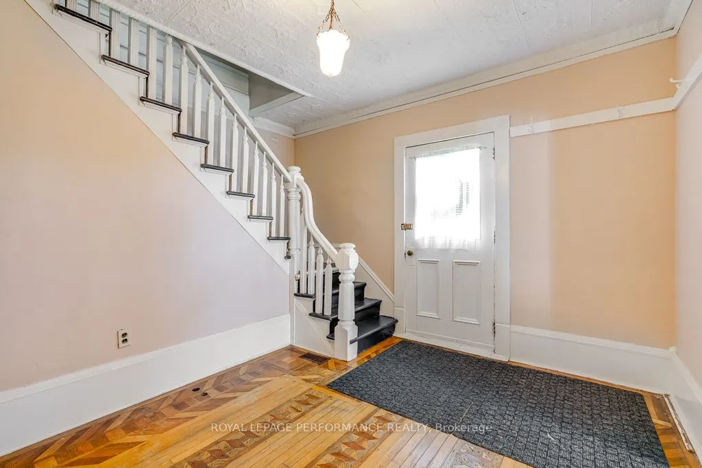 7 Spruce Street S