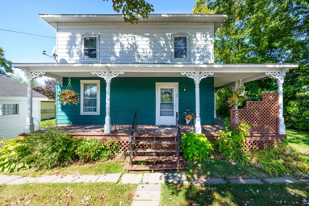 7 Spruce Street S