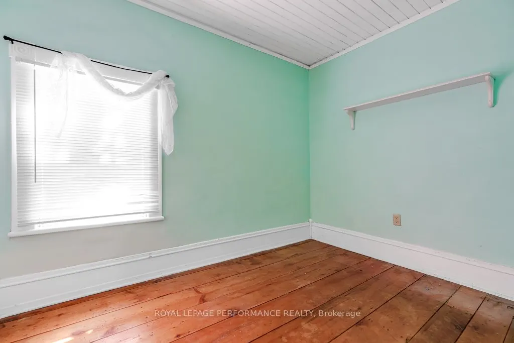 7 Spruce Street S