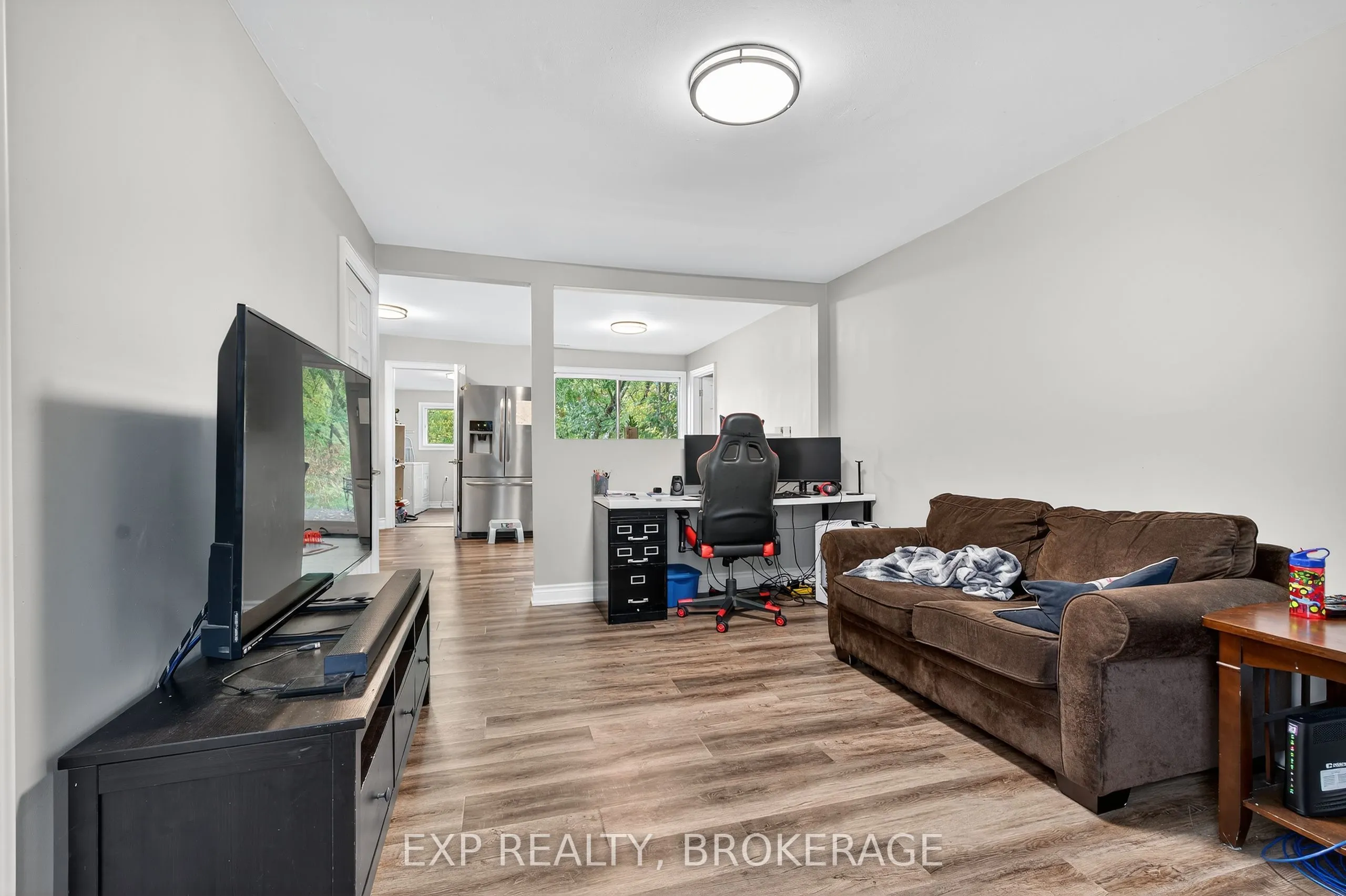 225-227 VICTORIA Avenue