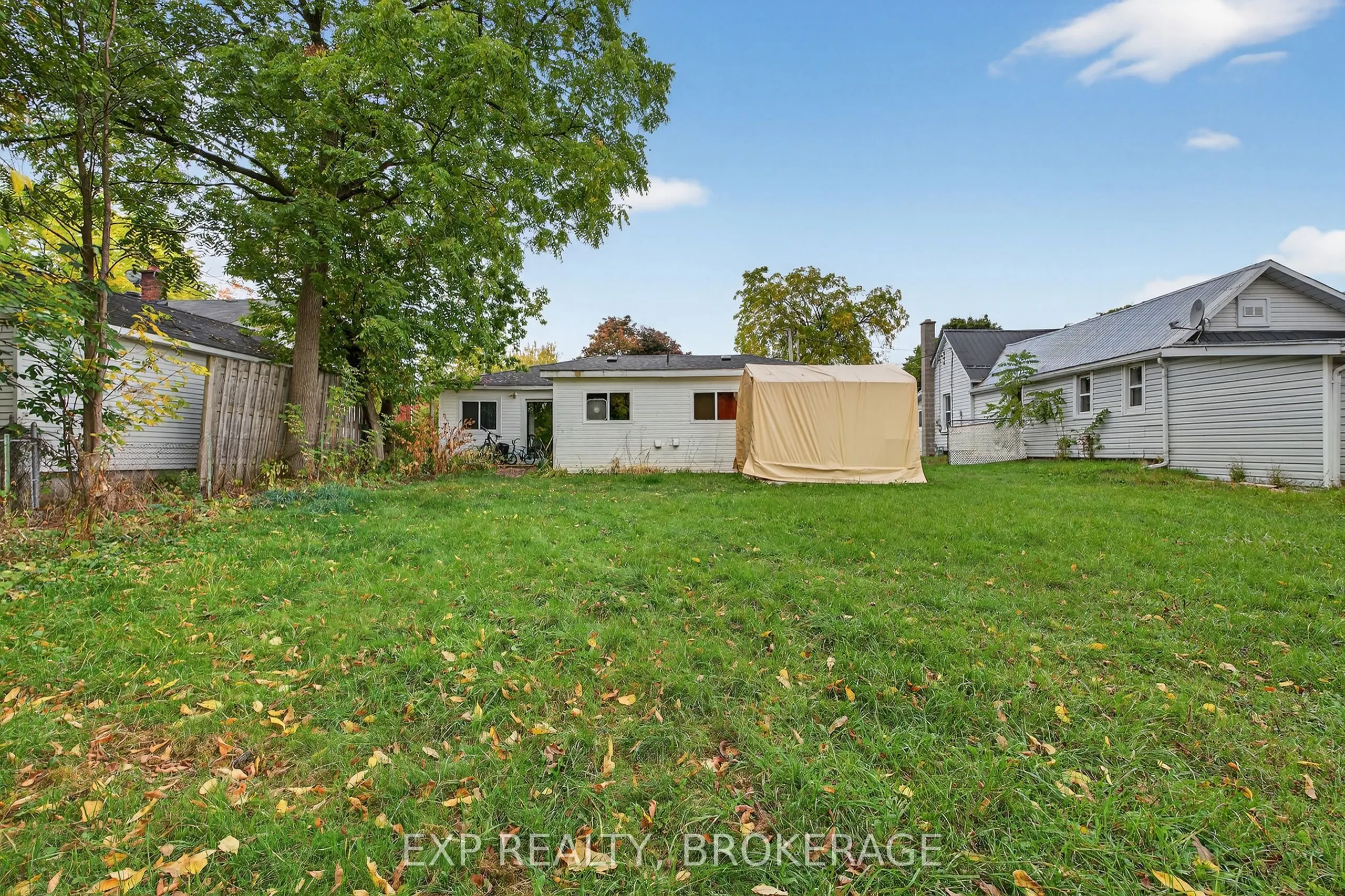 225-227 VICTORIA Avenue