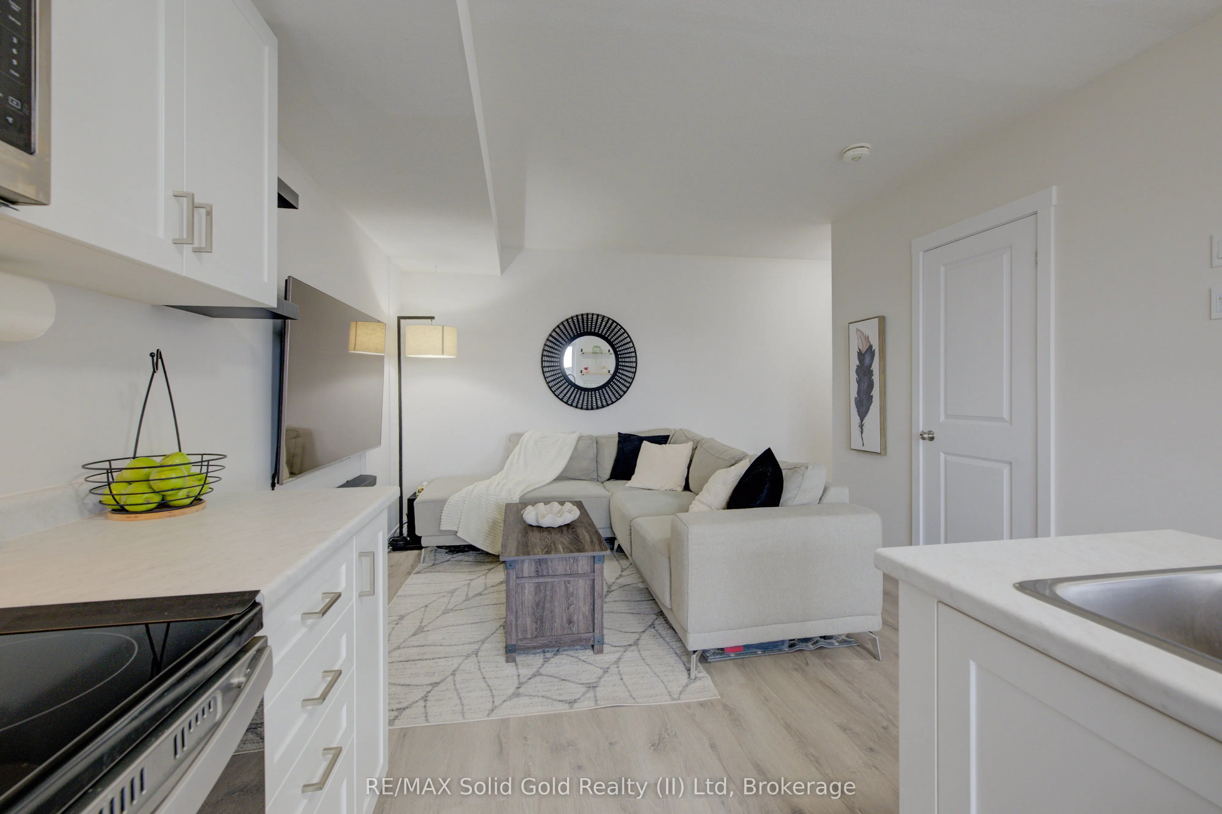 160 Rochefort Street, #A4