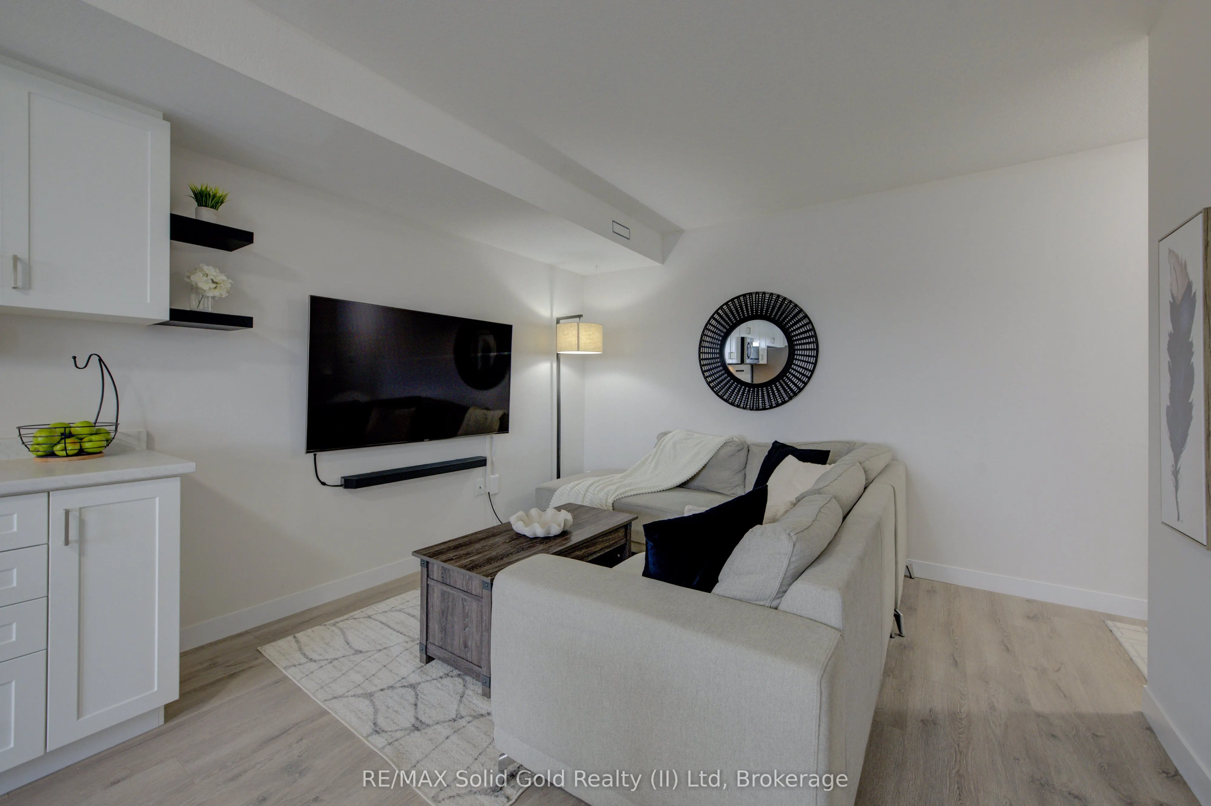 160 Rochefort Street, #A4