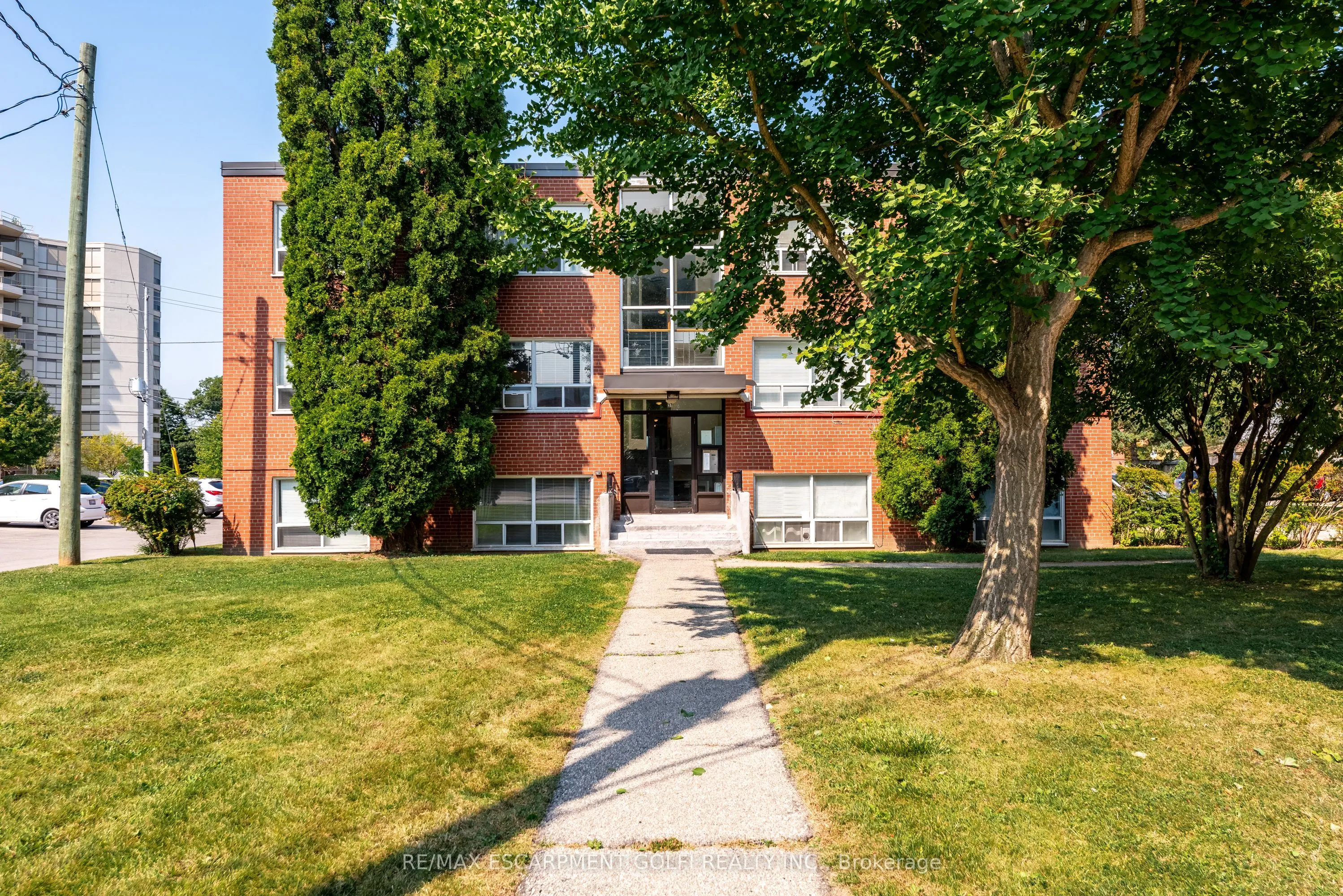 37 Mericourt Road, #208