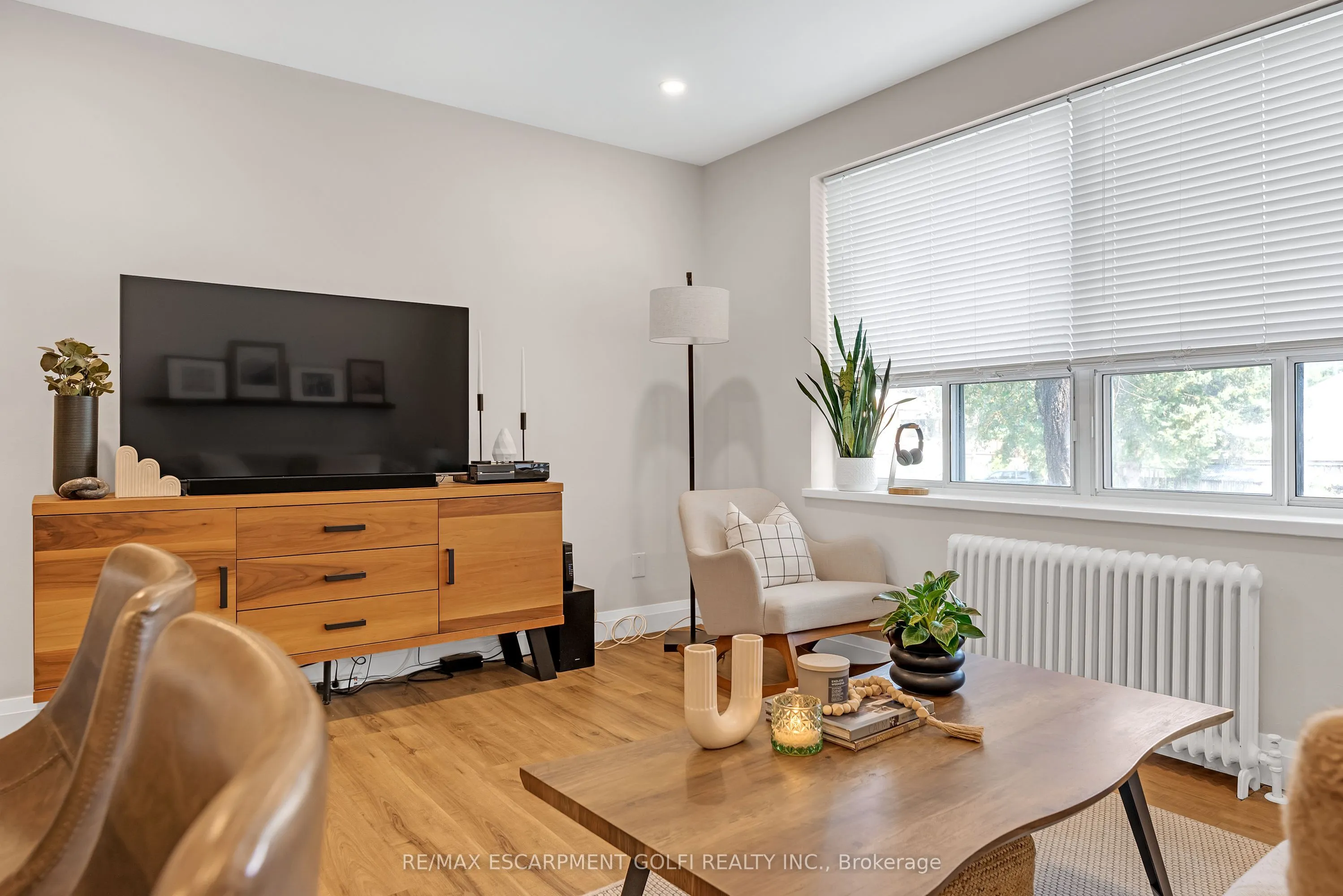 37 Mericourt Road, #208