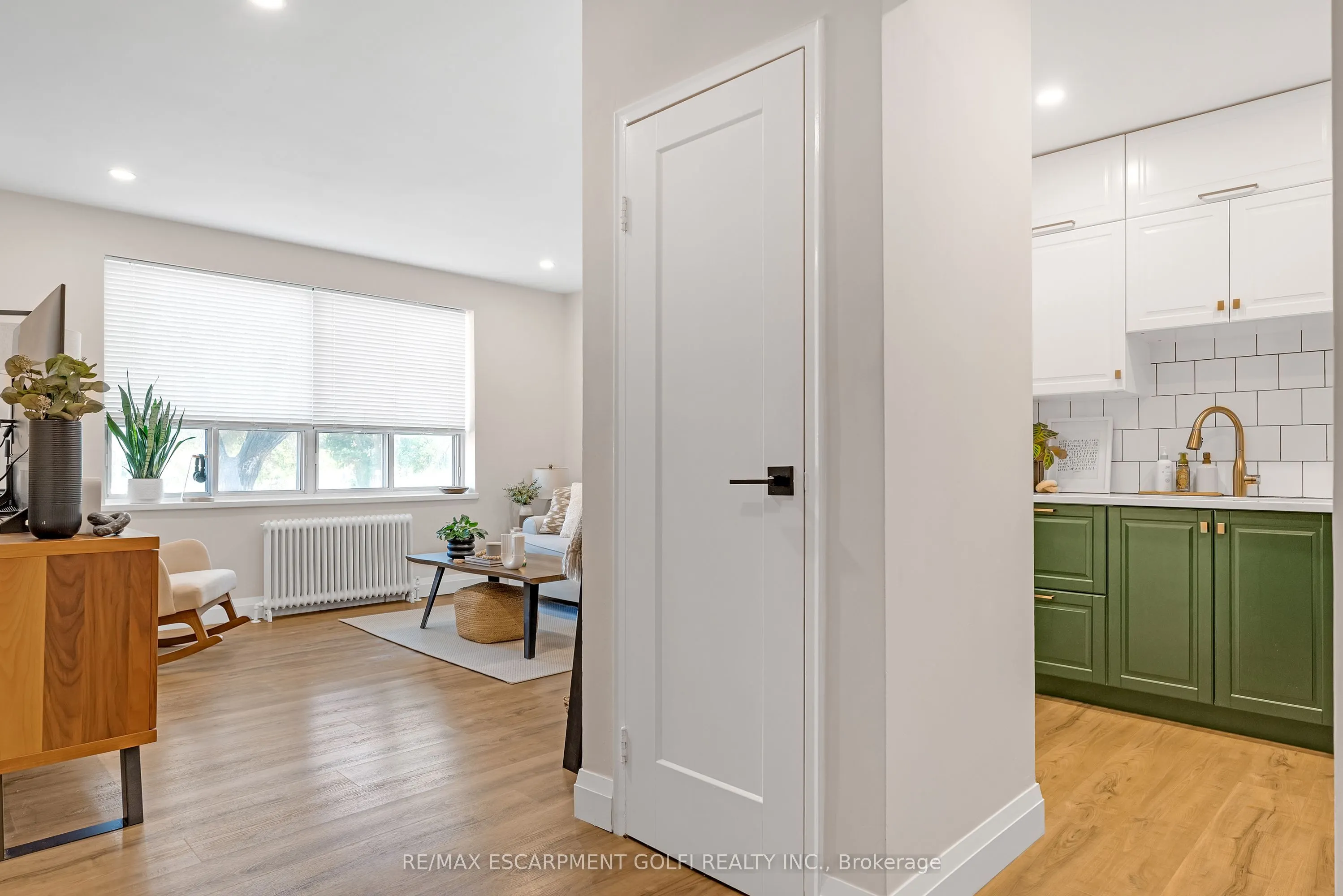 37 Mericourt Road, #208