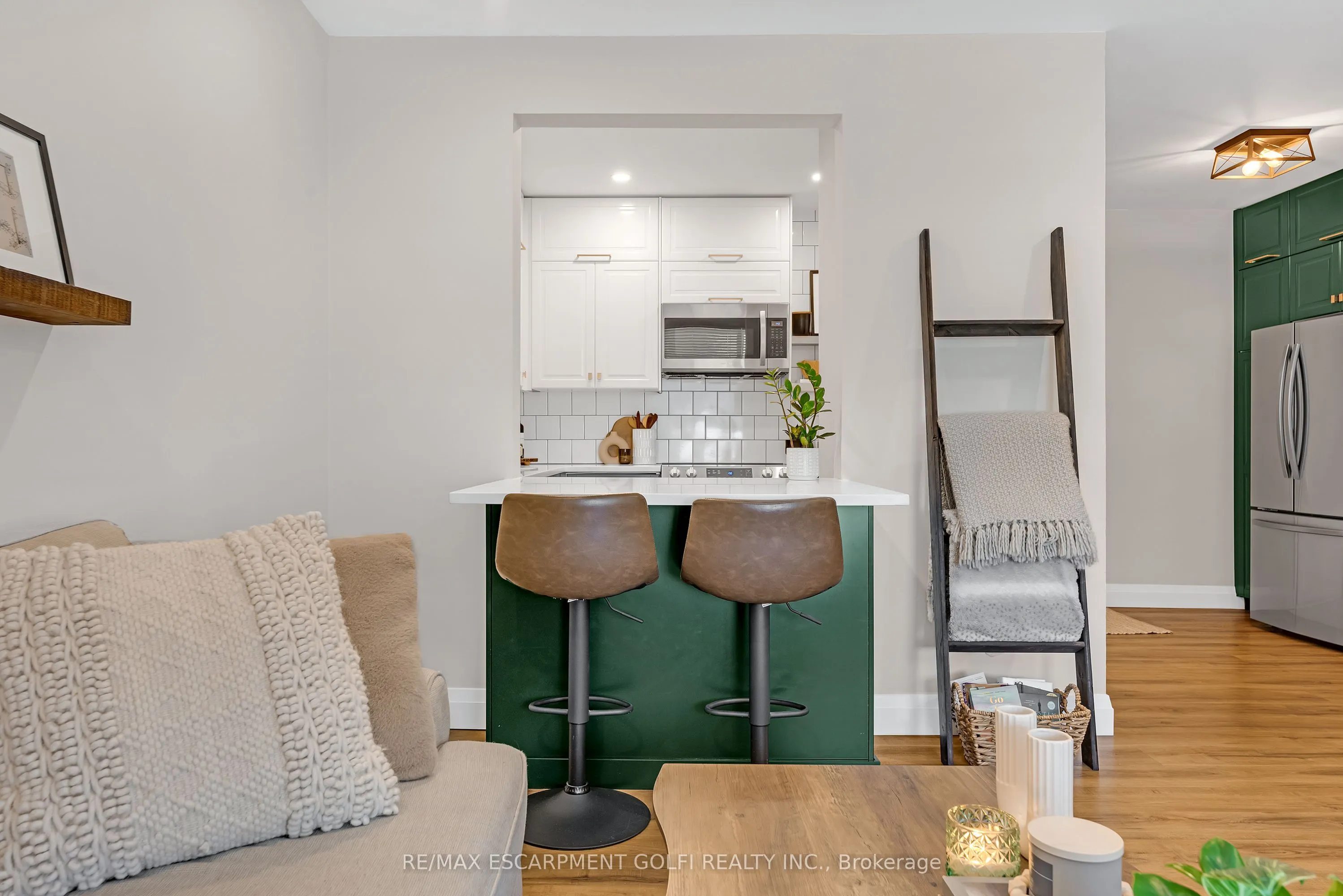 37 Mericourt Road, #208