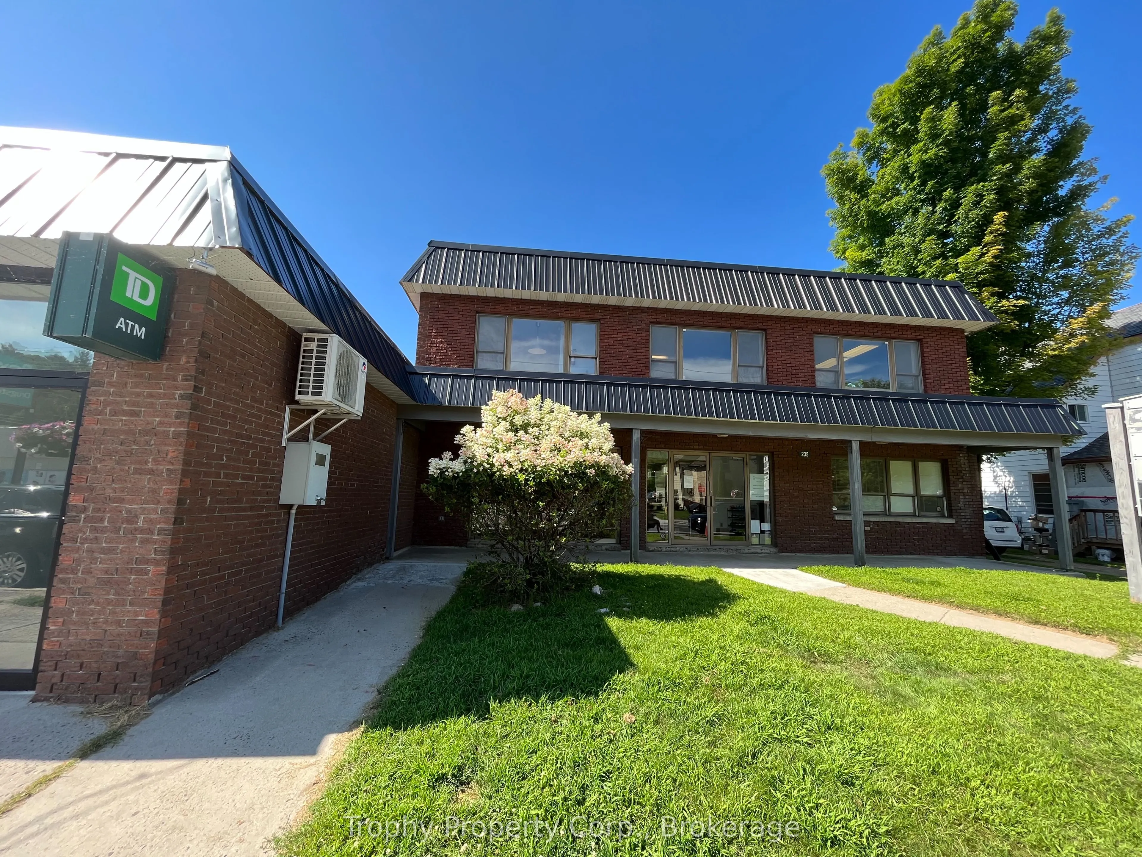 235 HIGHLAND Street, #200