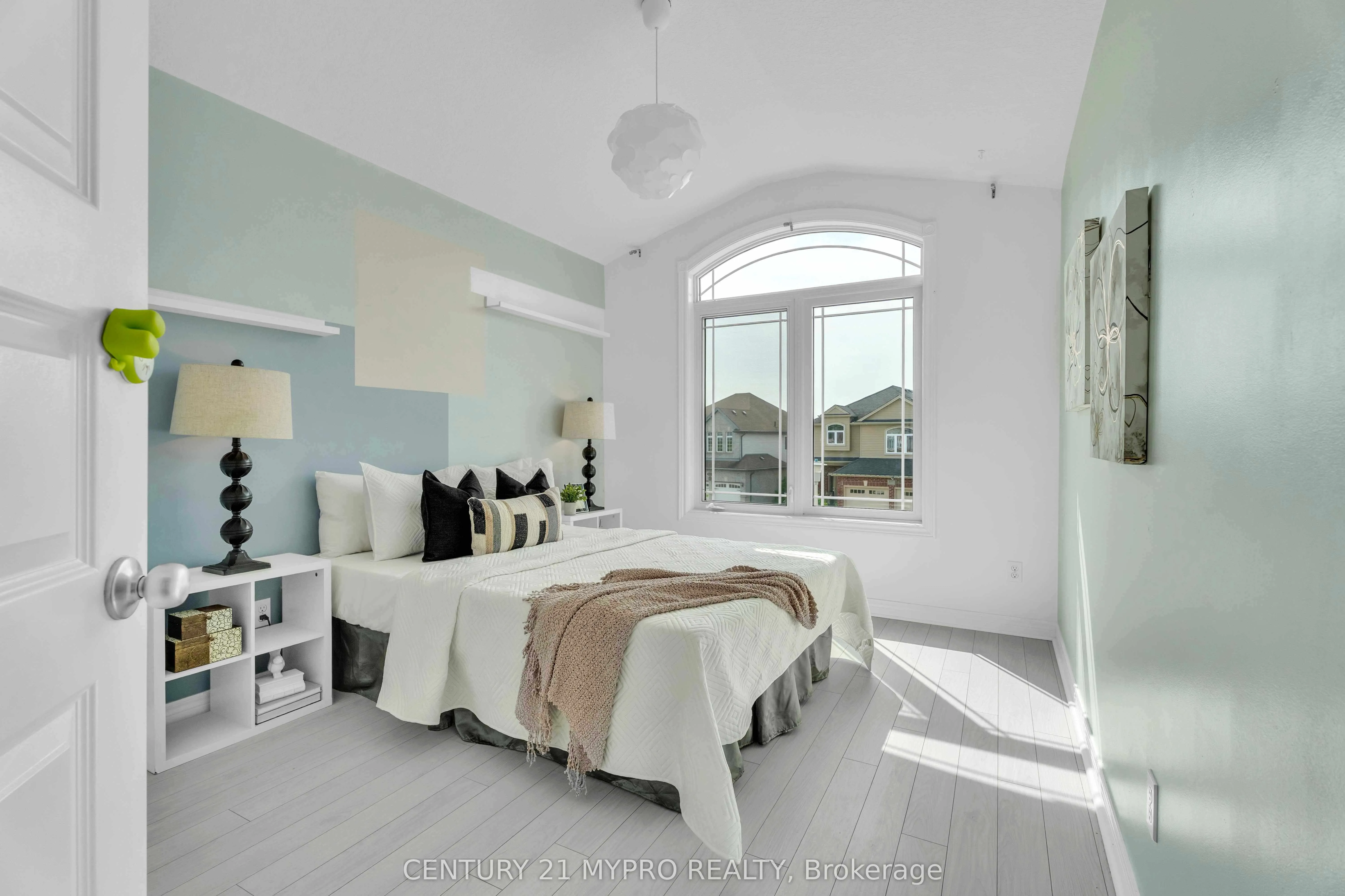 1036 Oakcrossing Road