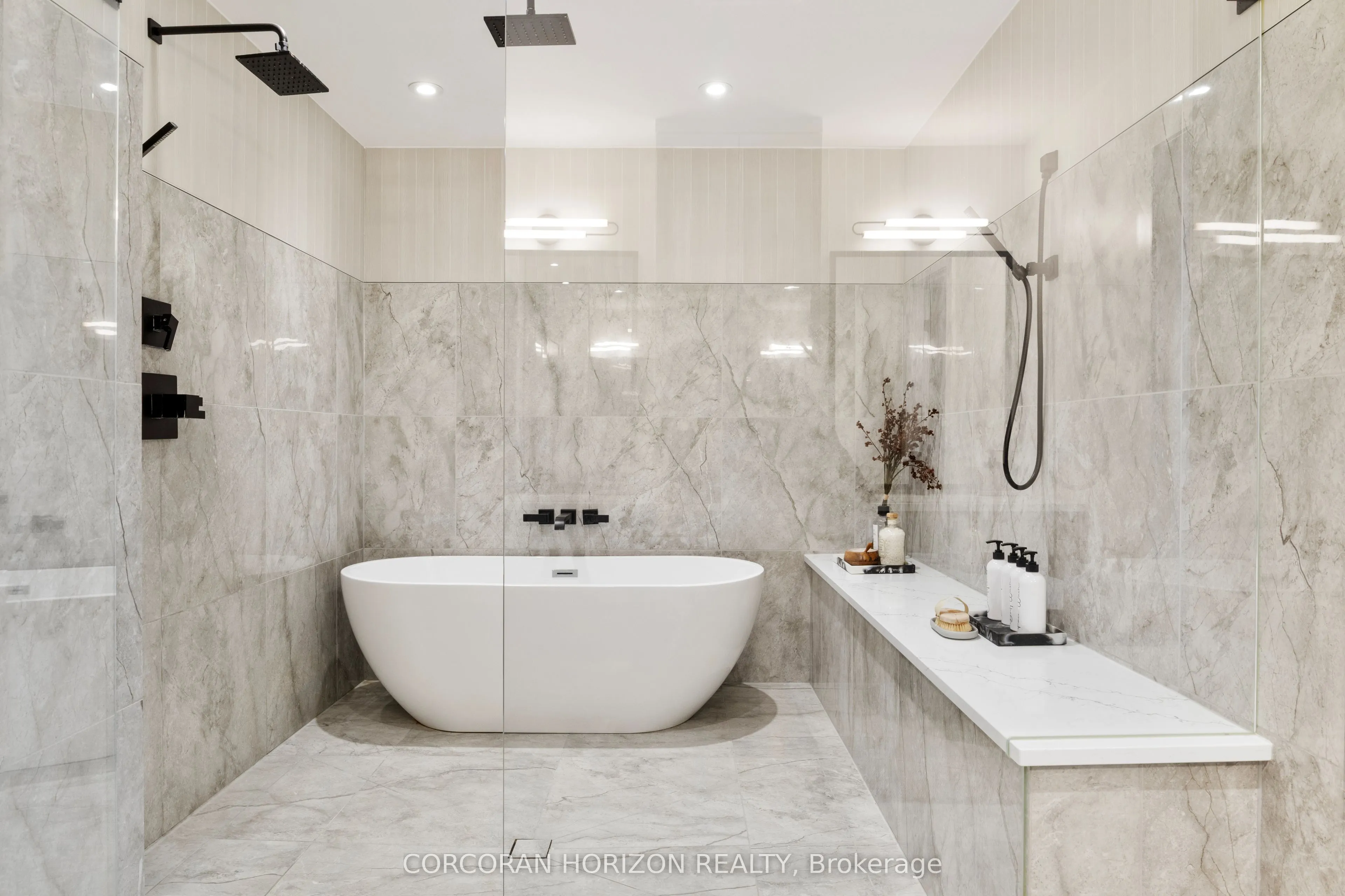 920 Thomas Pedder Court