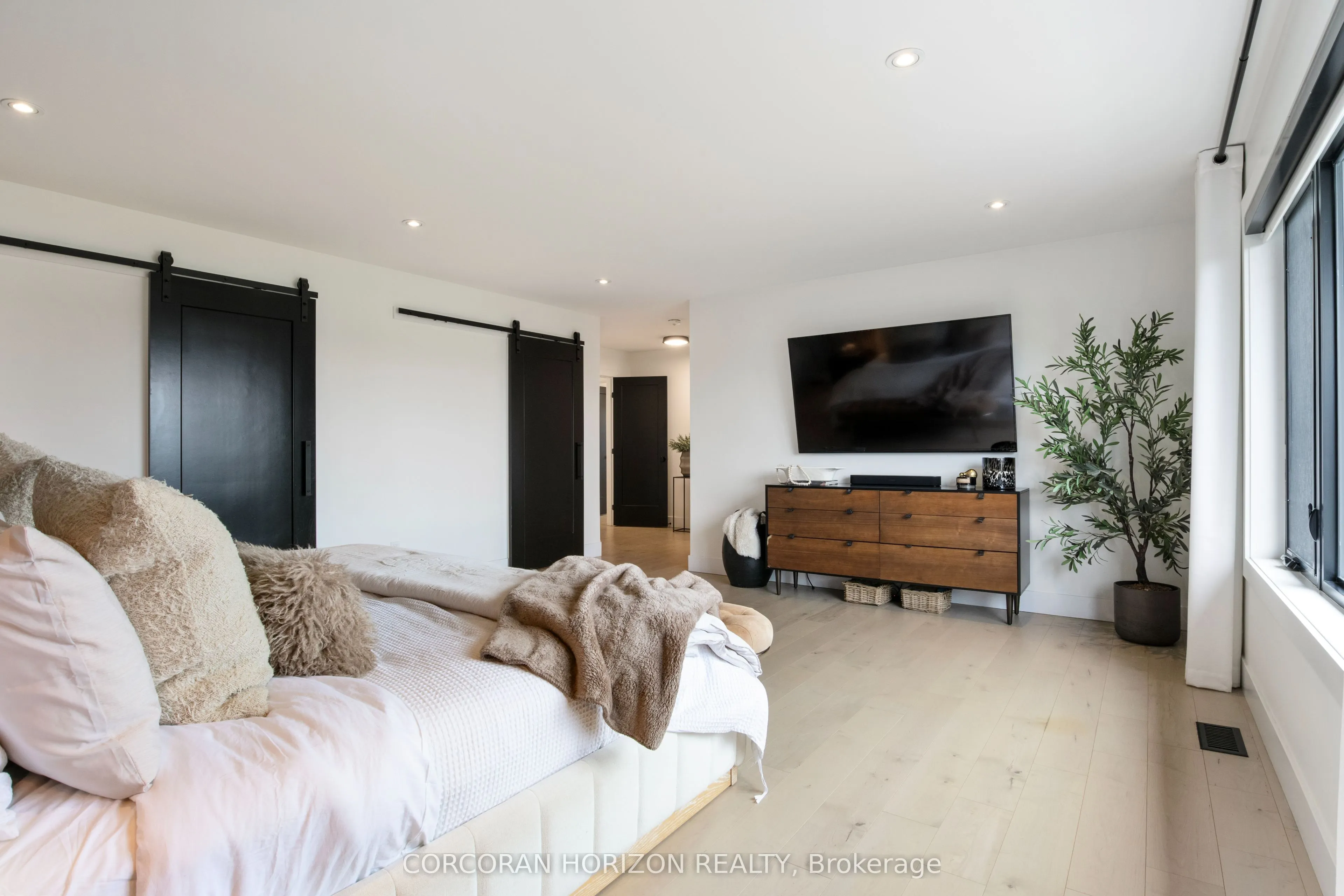 920 Thomas Pedder Court
