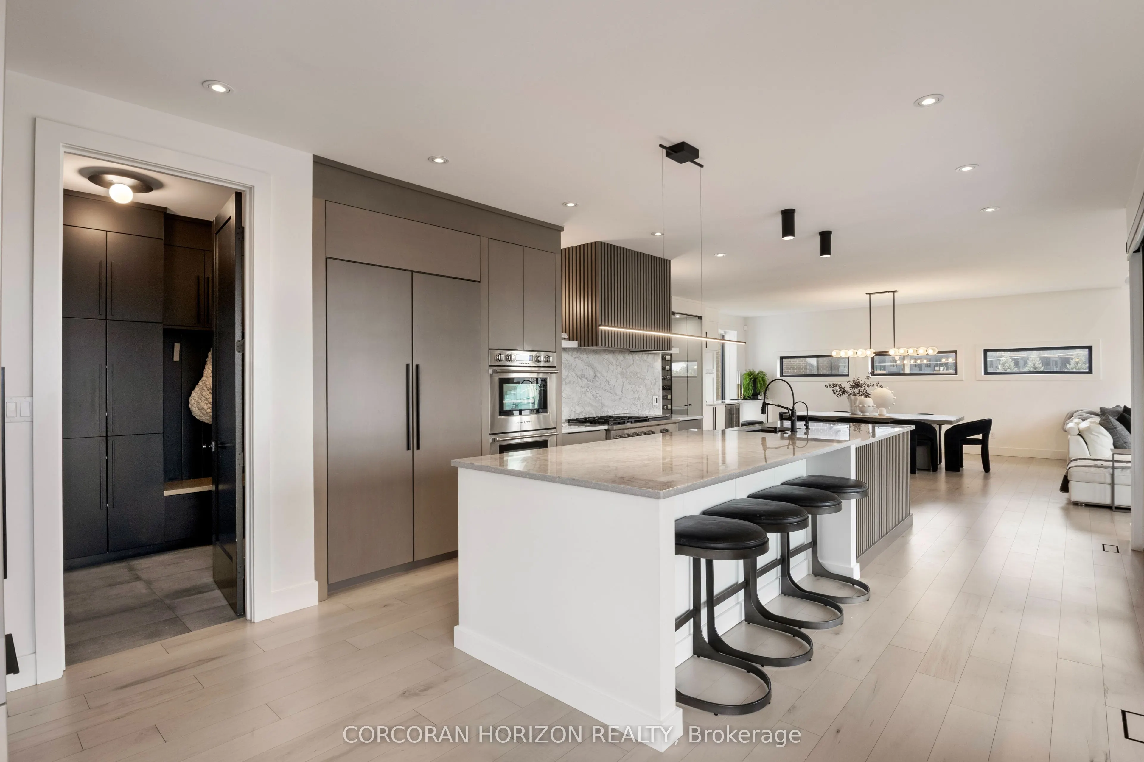 920 Thomas Pedder Court
