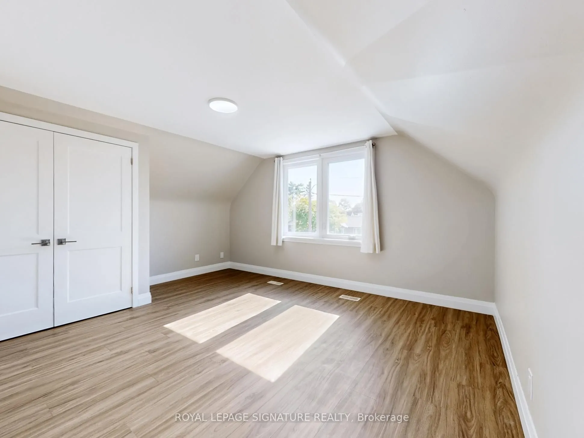 22 Sherwood Avenue