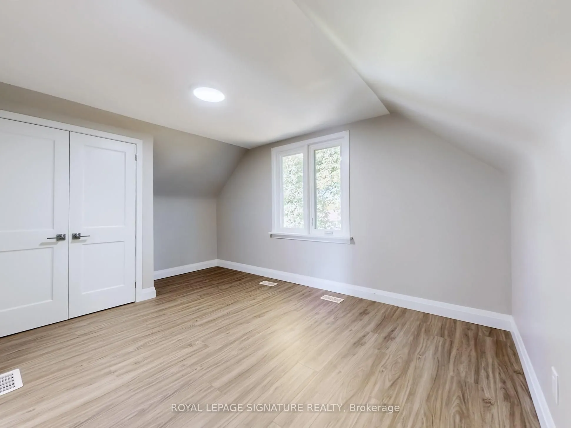 22 Sherwood Avenue