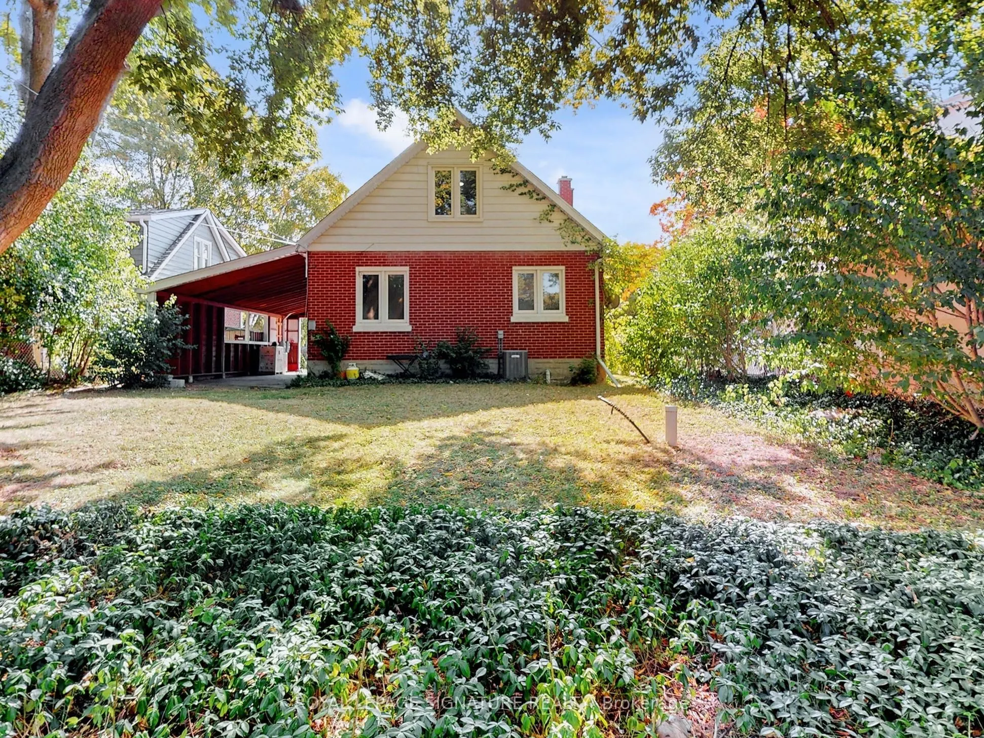 22 Sherwood Avenue