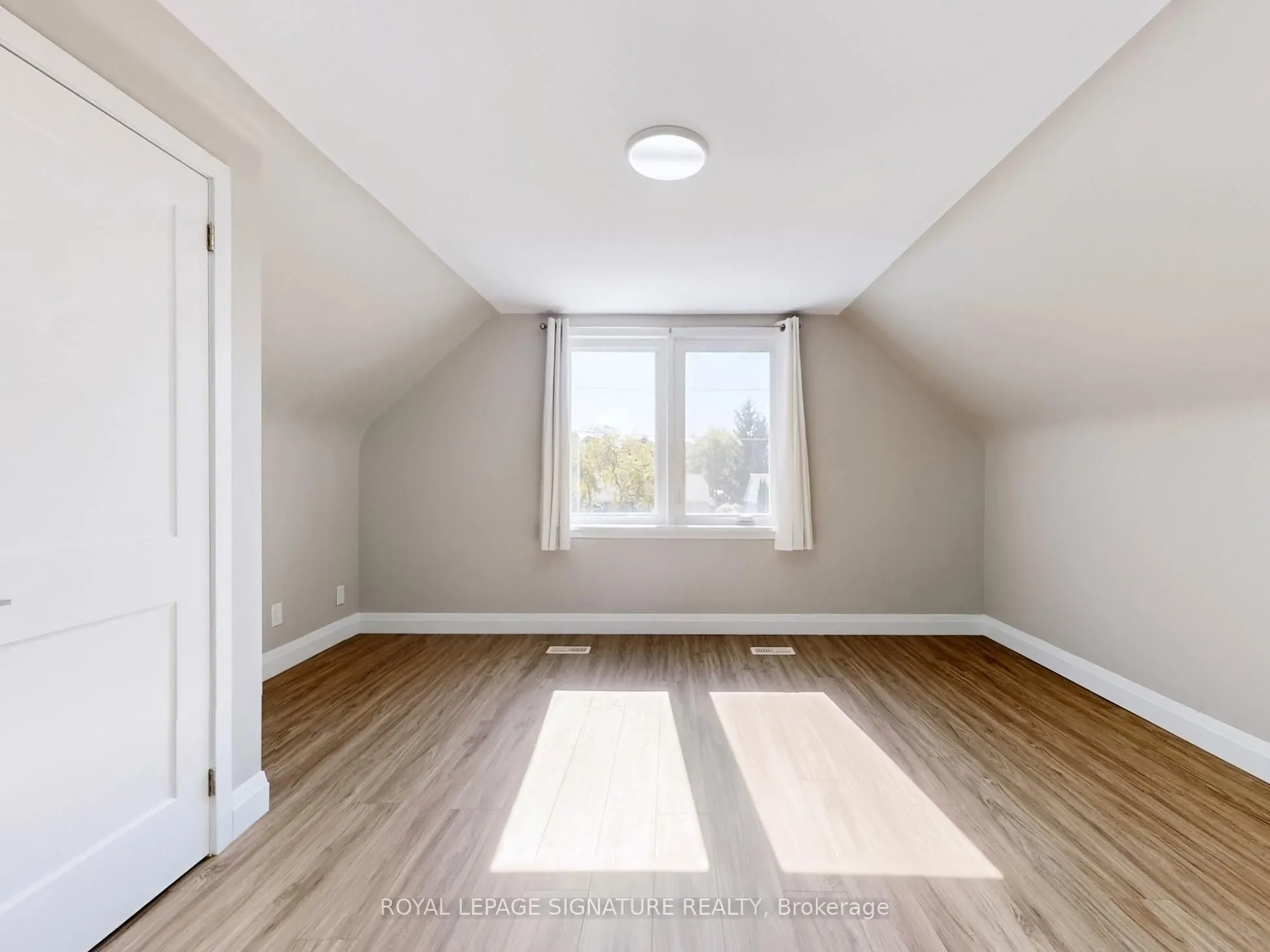22 Sherwood Avenue