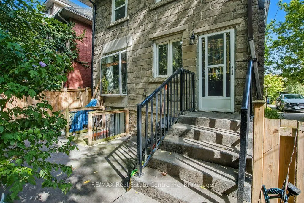 207 Waterloo Avenue