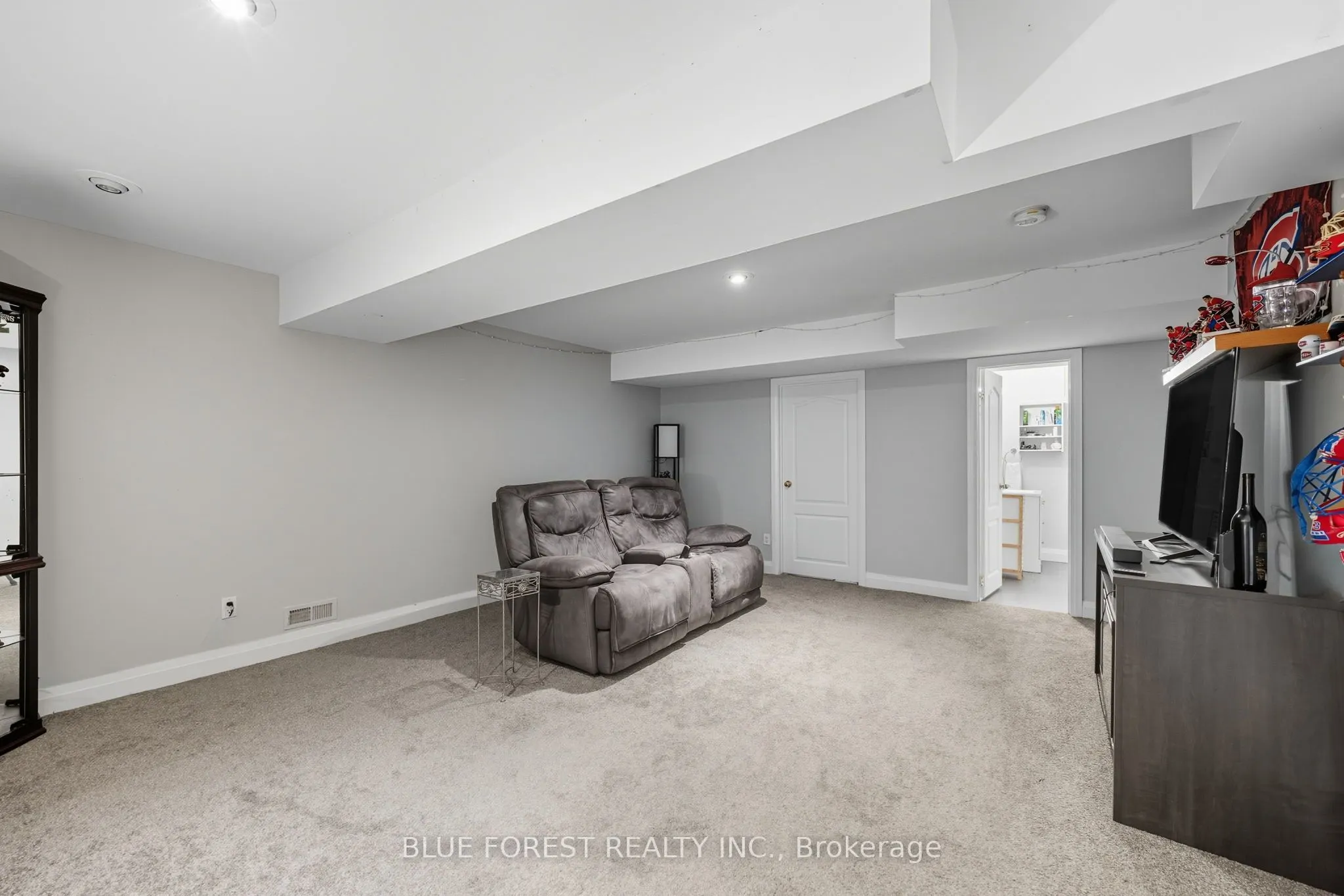 1920 Marconi Boulevard, #5