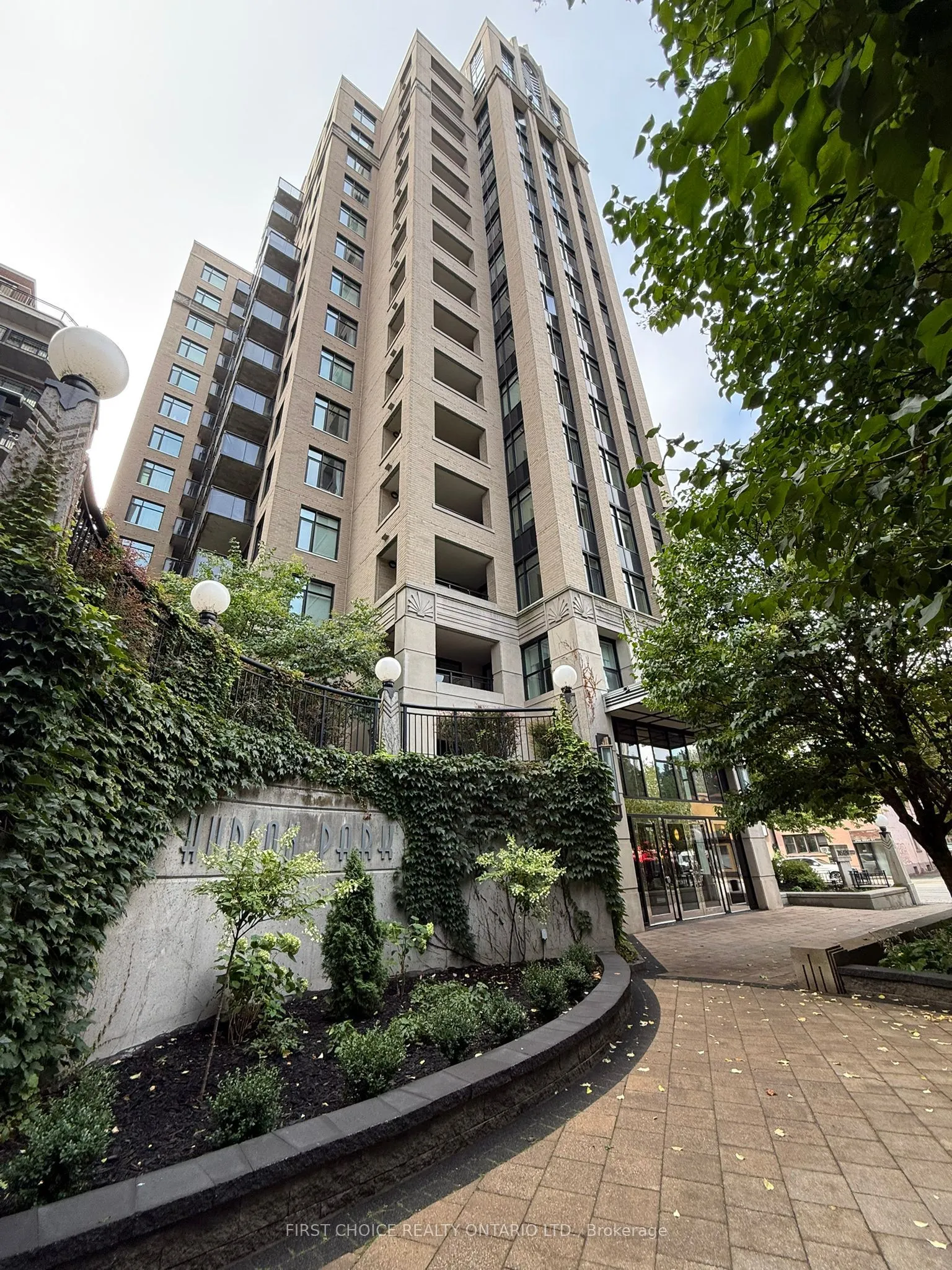 235 Kent Street, #207
