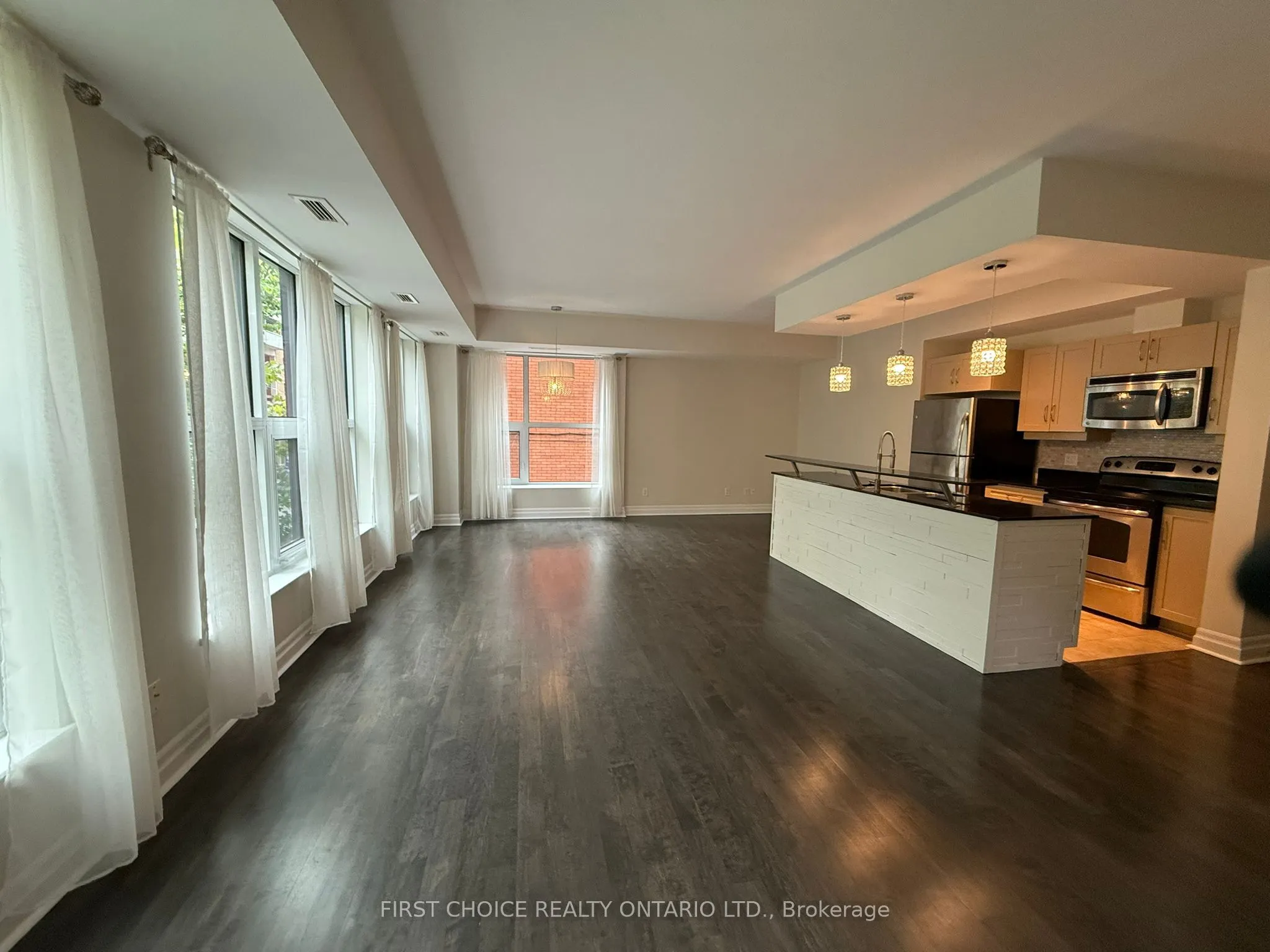 235 Kent Street, #207