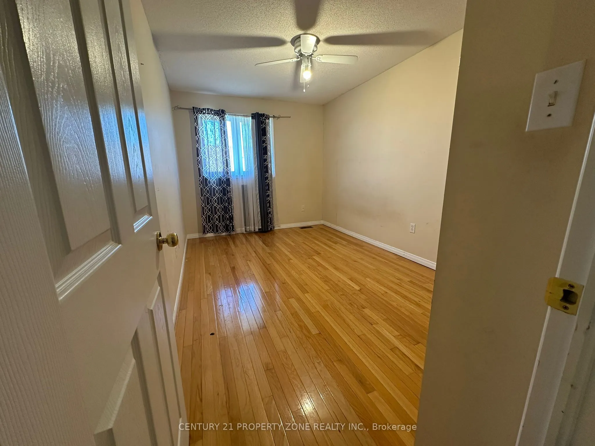 1889 Upper Wentworth Street, #35