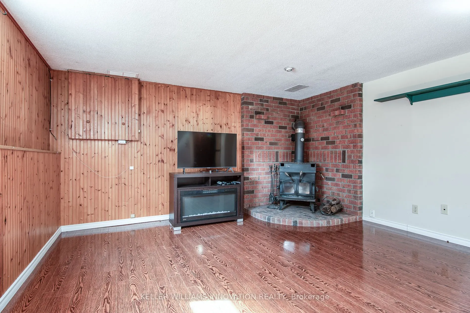 64 Sabrina Crescent