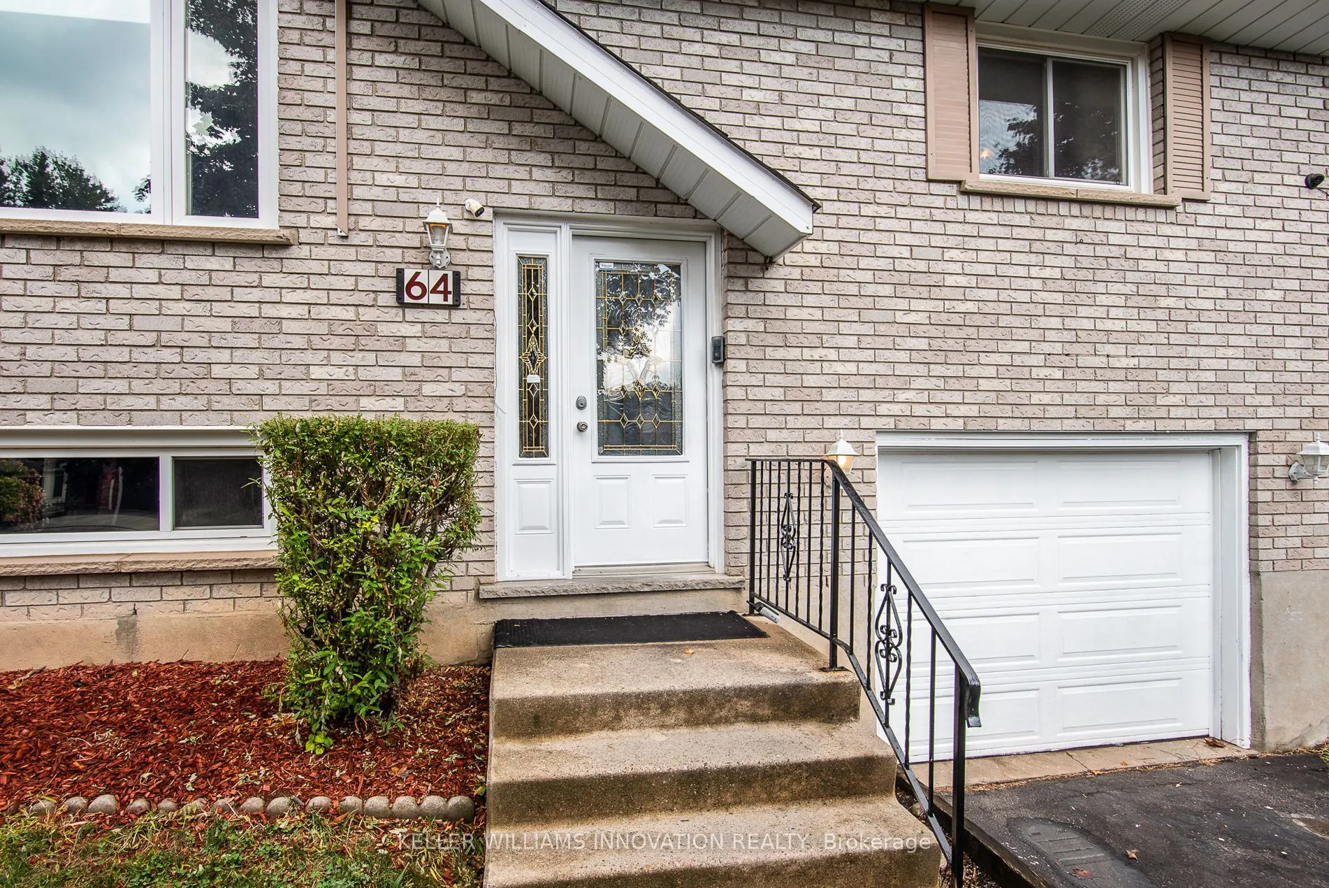 64 Sabrina Crescent