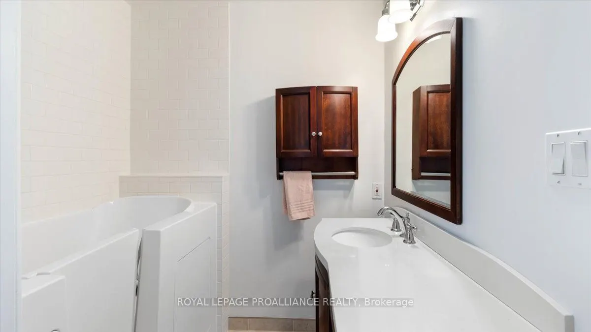 68 Inkerman Street W