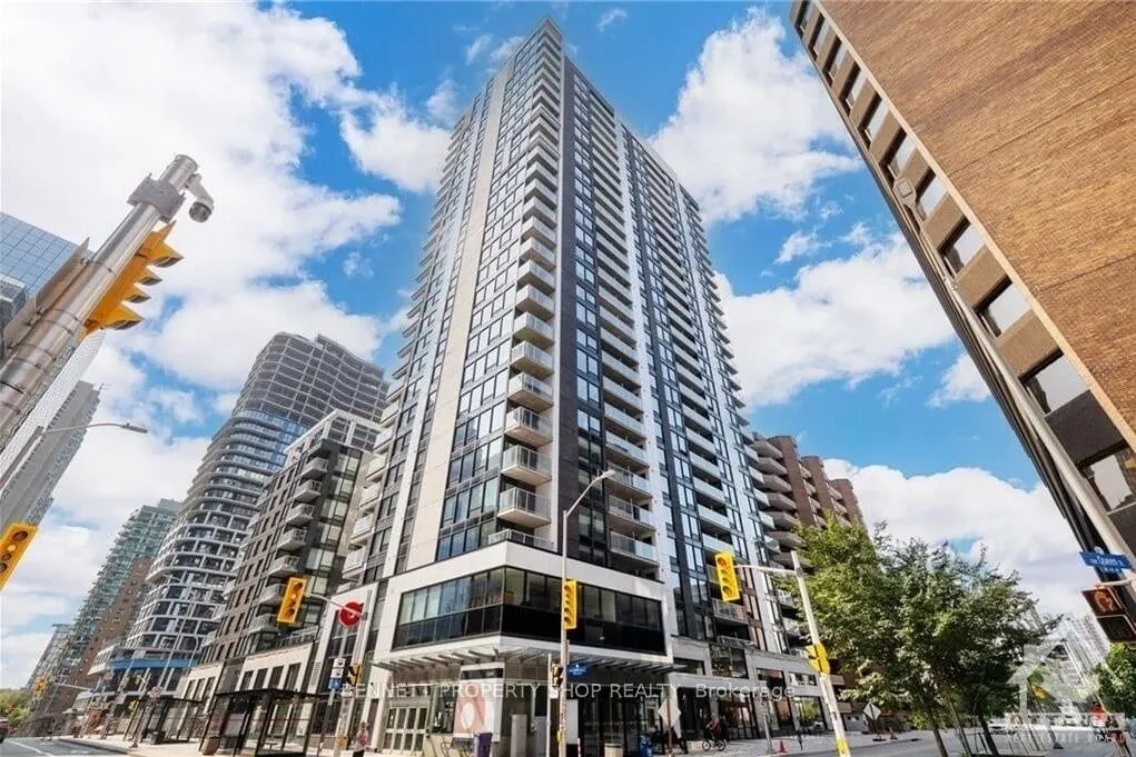 340 Queen Street, #1607