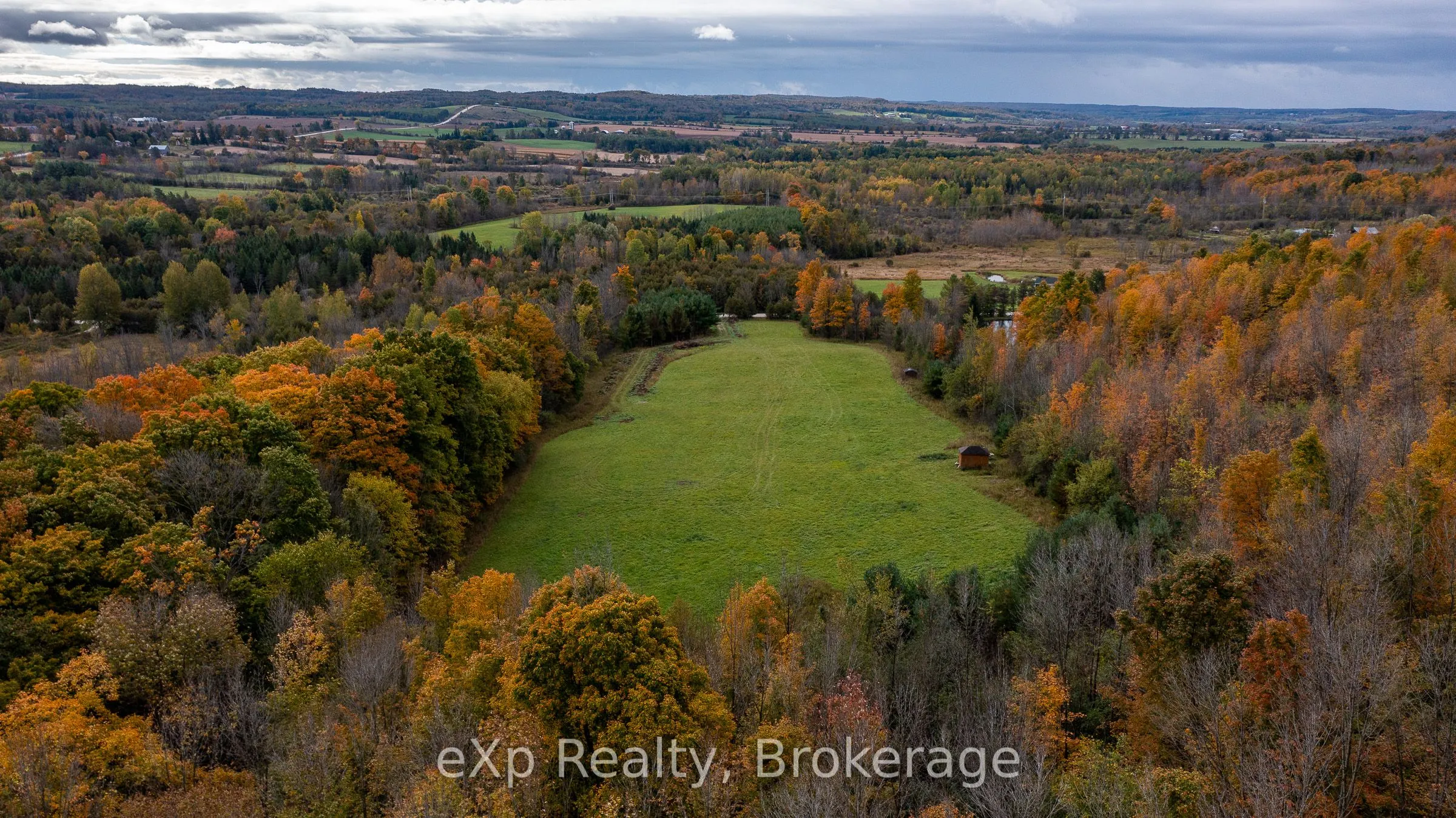 084482 6 Side Road
