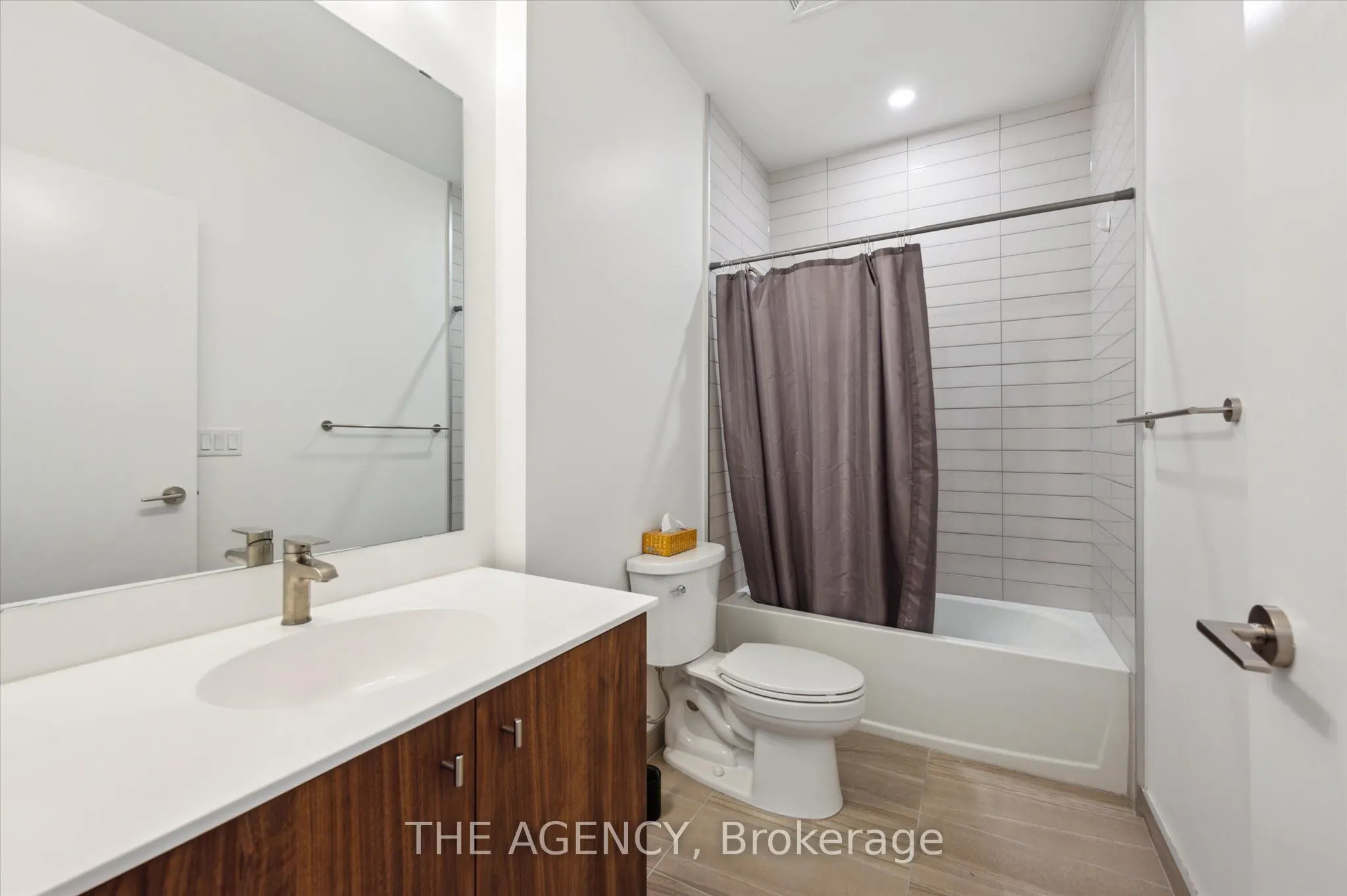 5 WELLINGTON Street S, #209