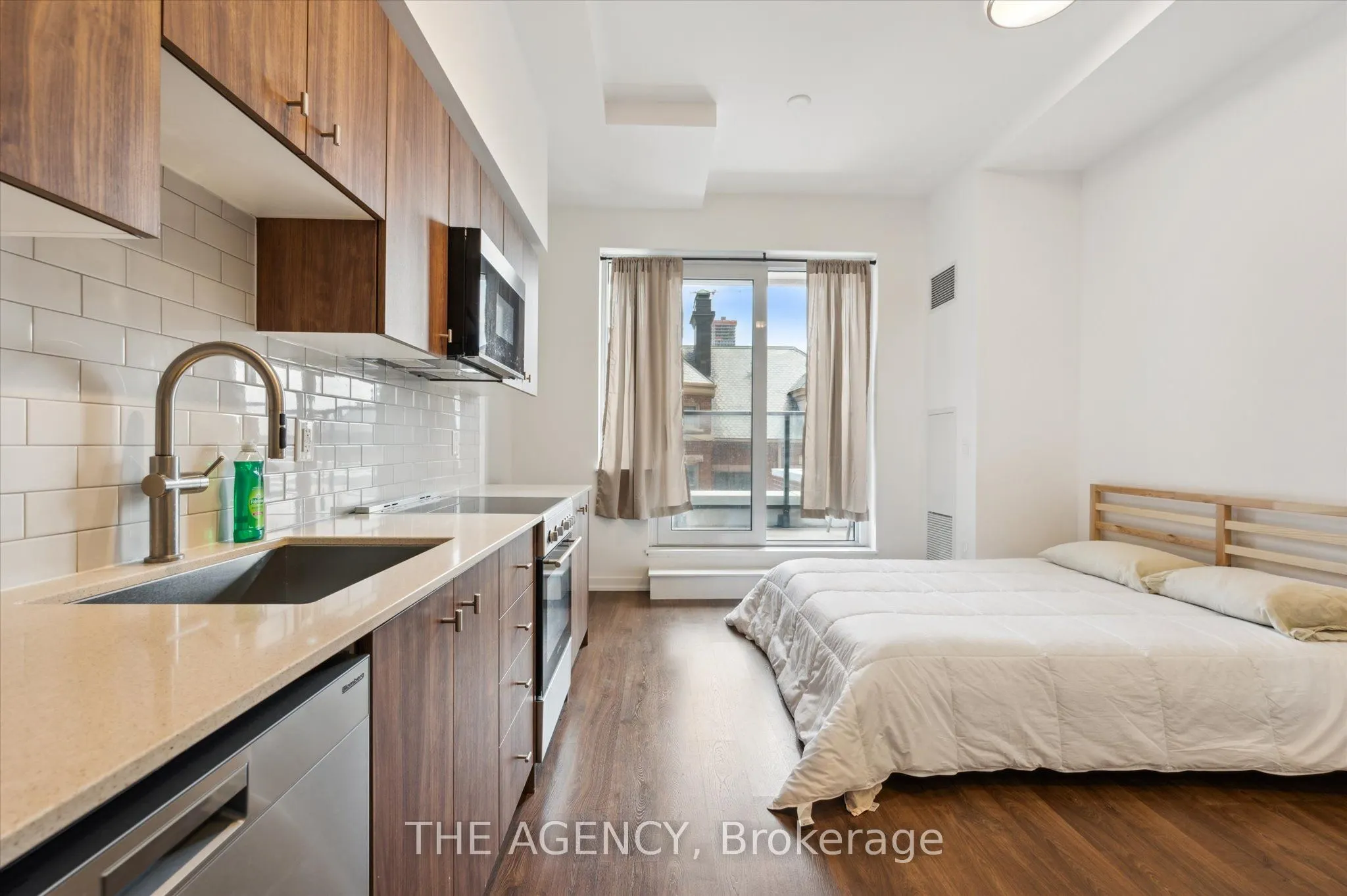 5 WELLINGTON Street S, #209