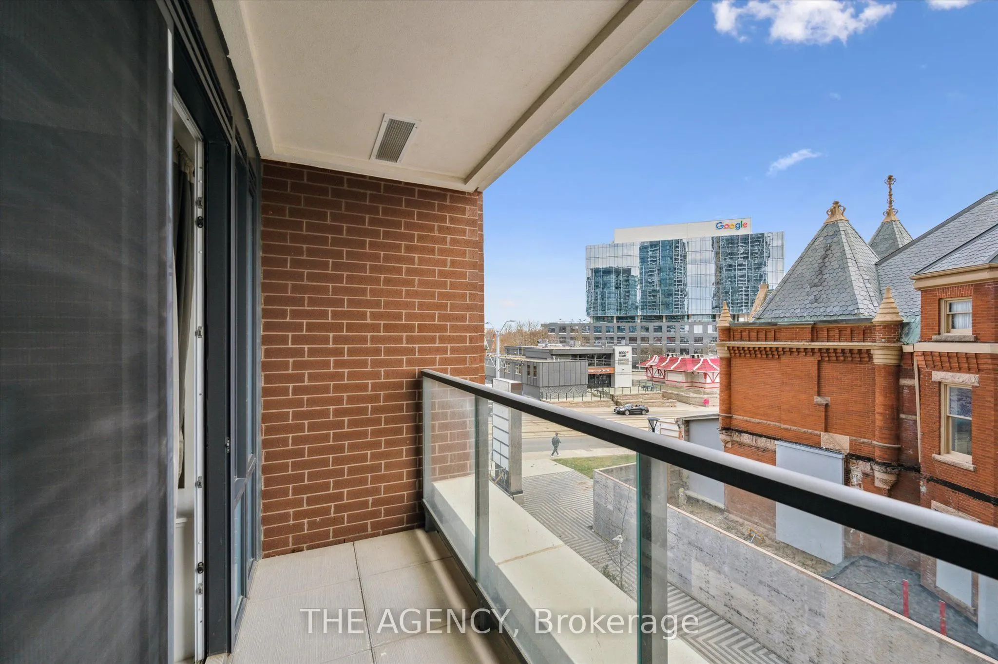 5 WELLINGTON Street S, #209