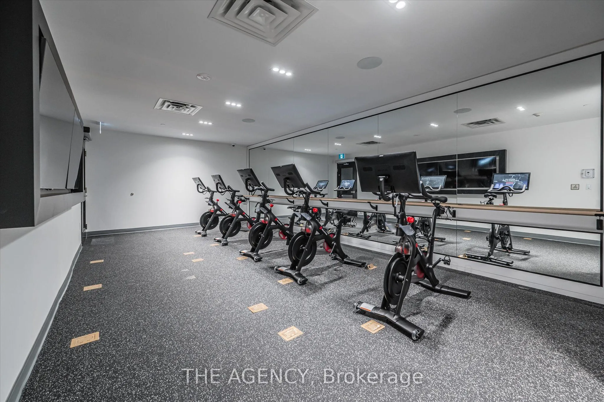 5 WELLINGTON Street S, #209