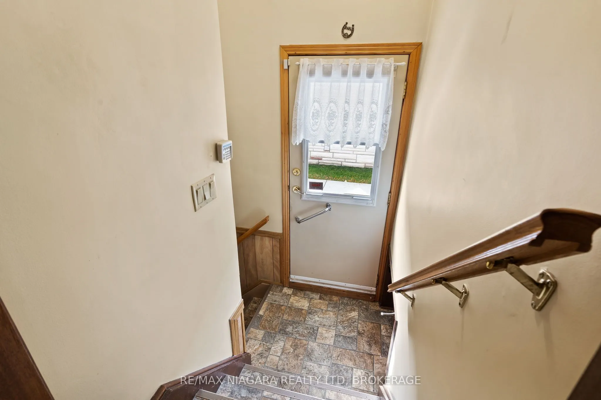 7402 Sunhaven Drive