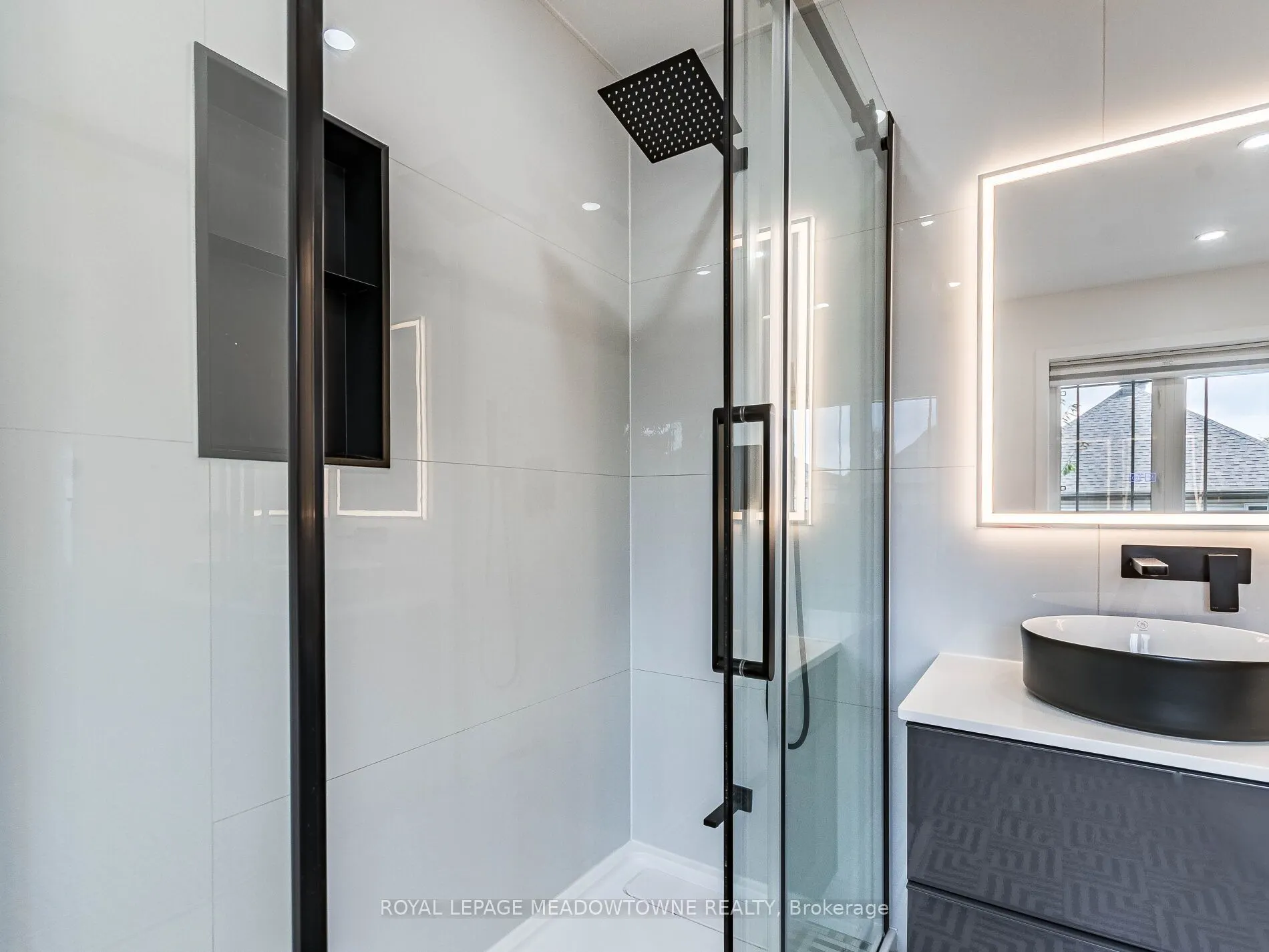 242 Upper Mount Albion Road, #9