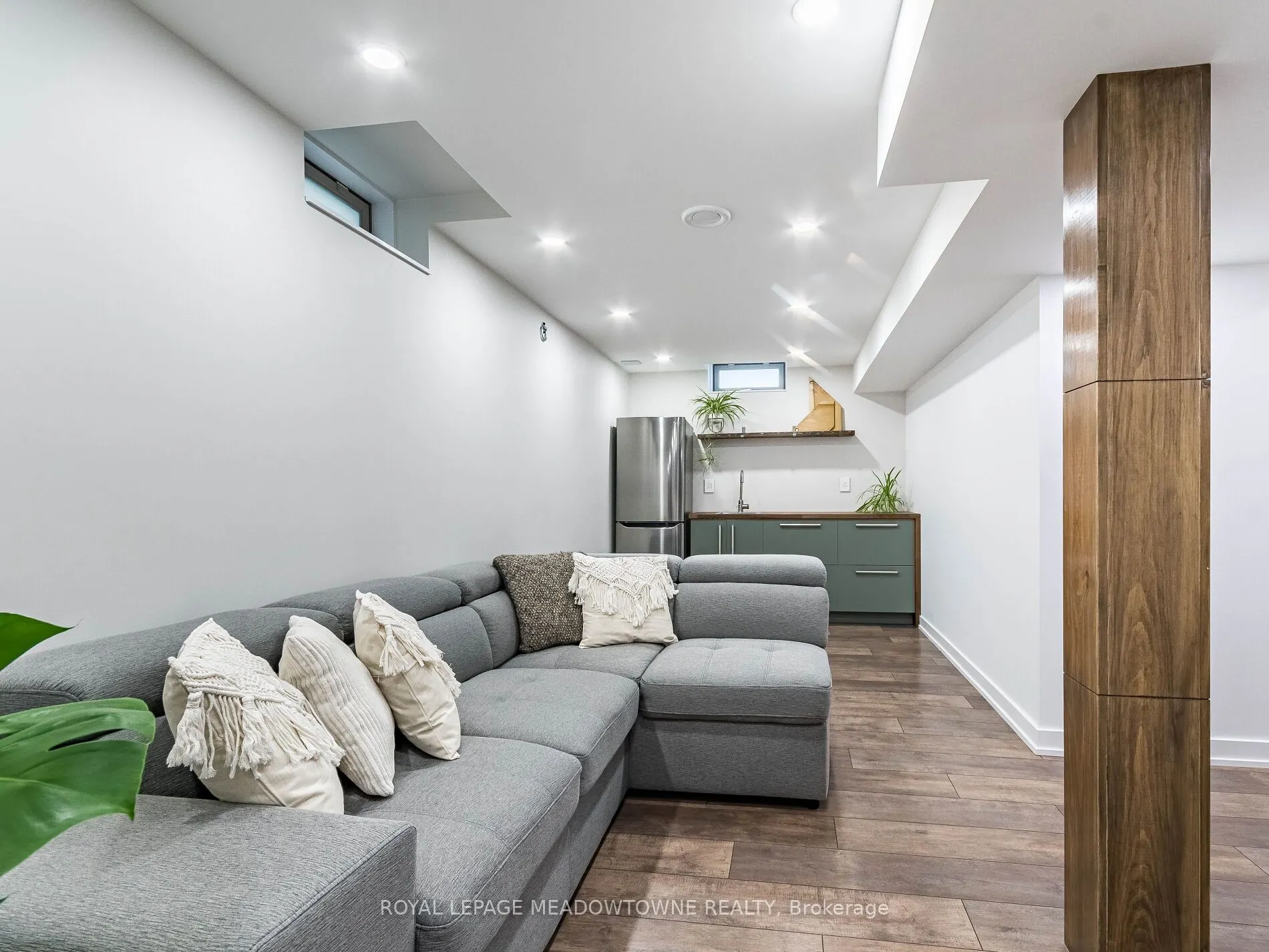 242 Upper Mount Albion Road, #9