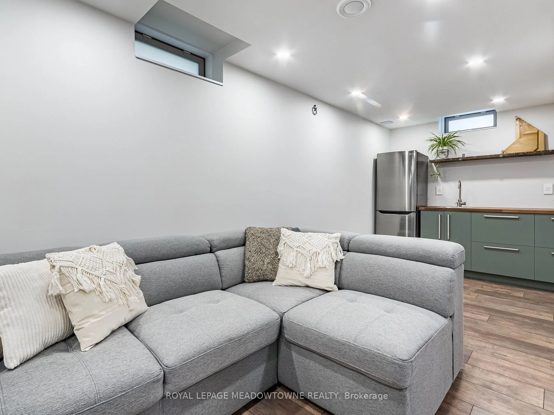 242 Upper Mount Albion Road, #9