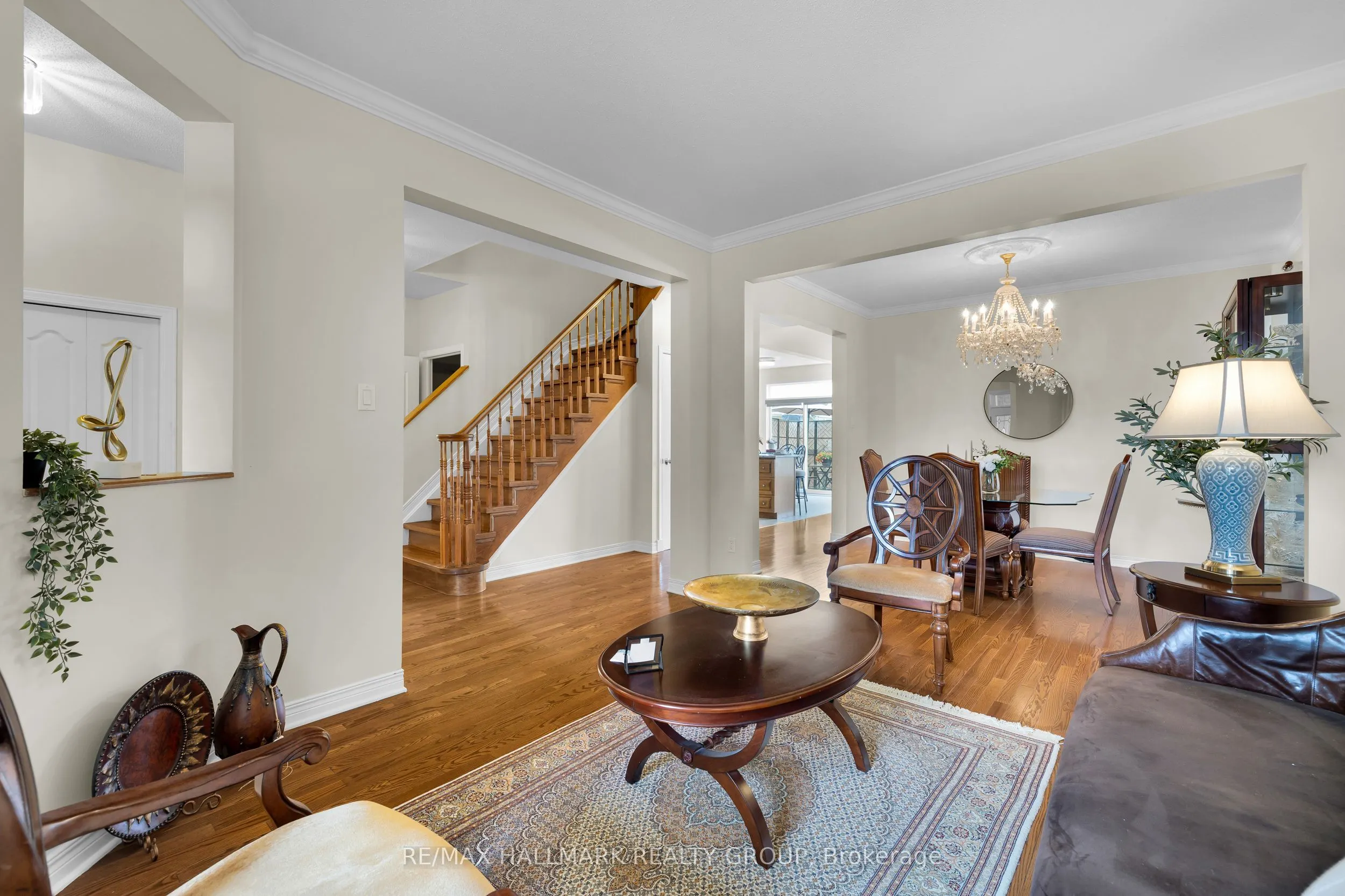 1924 LOBELIA Way