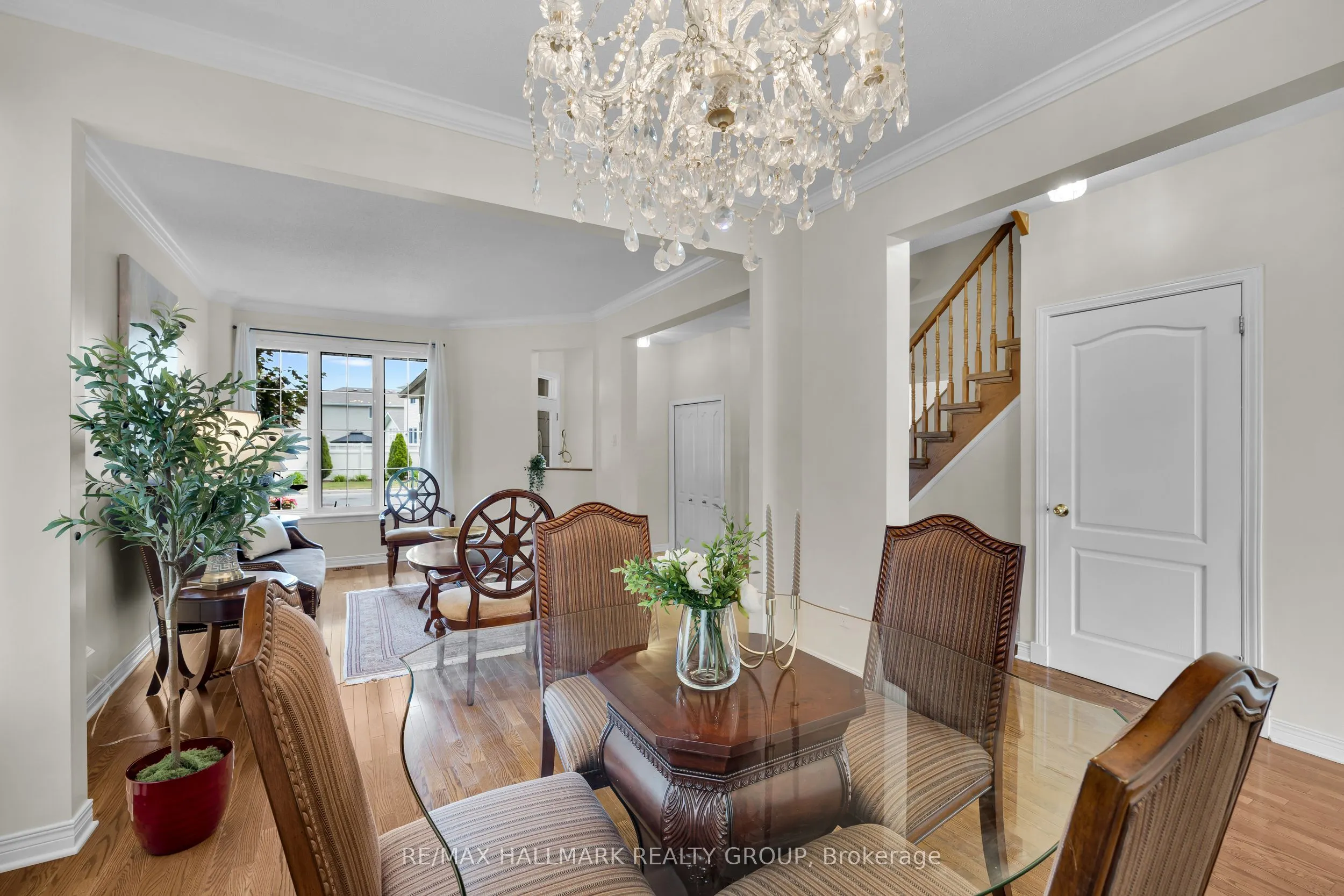 1924 LOBELIA Way