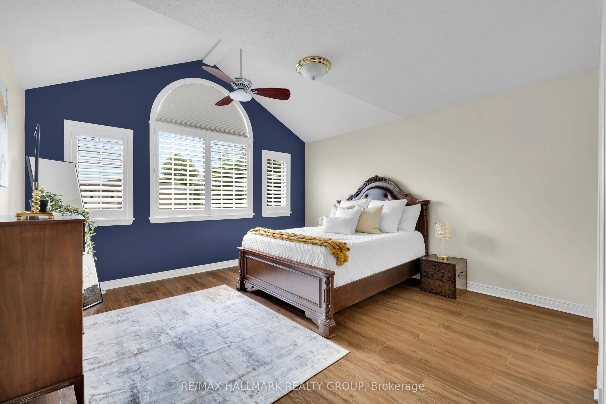 1924 LOBELIA Way