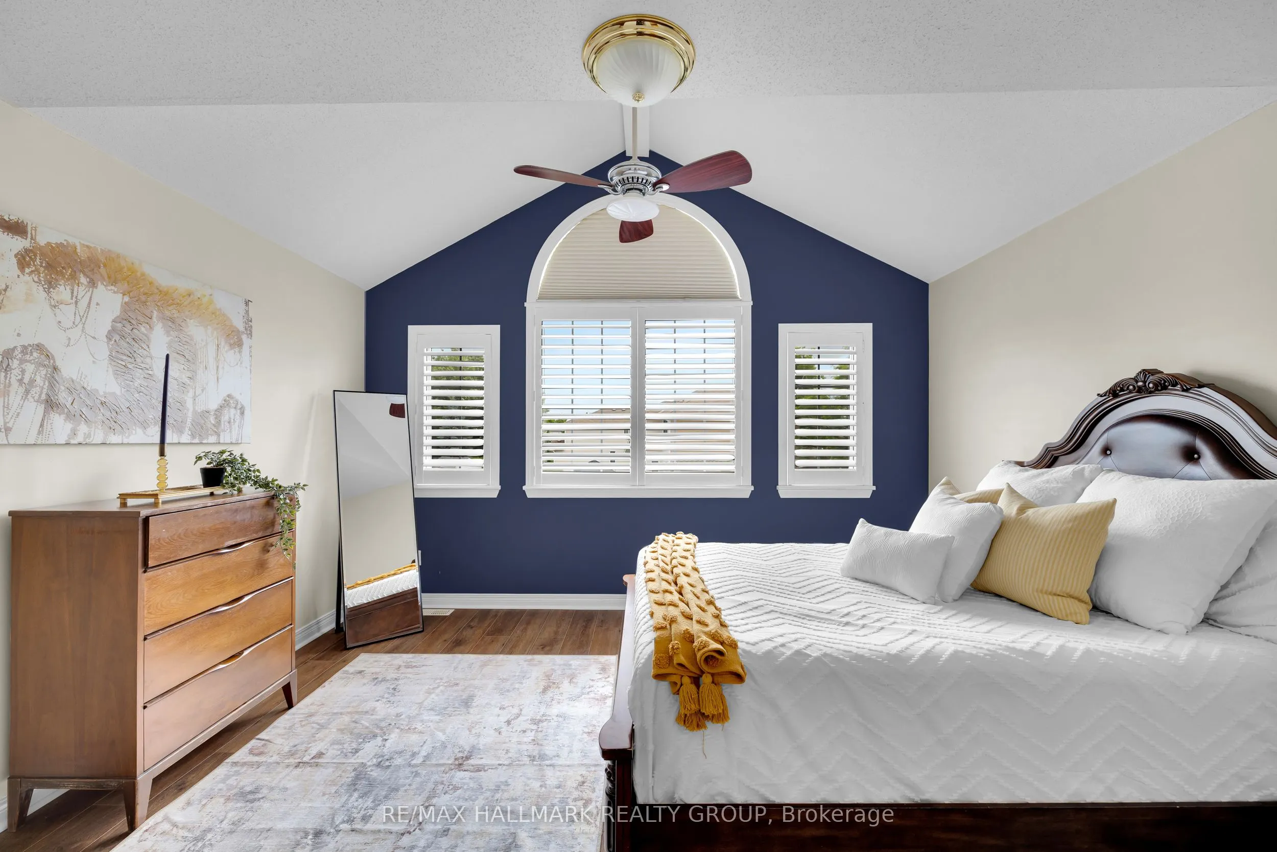 1924 LOBELIA Way