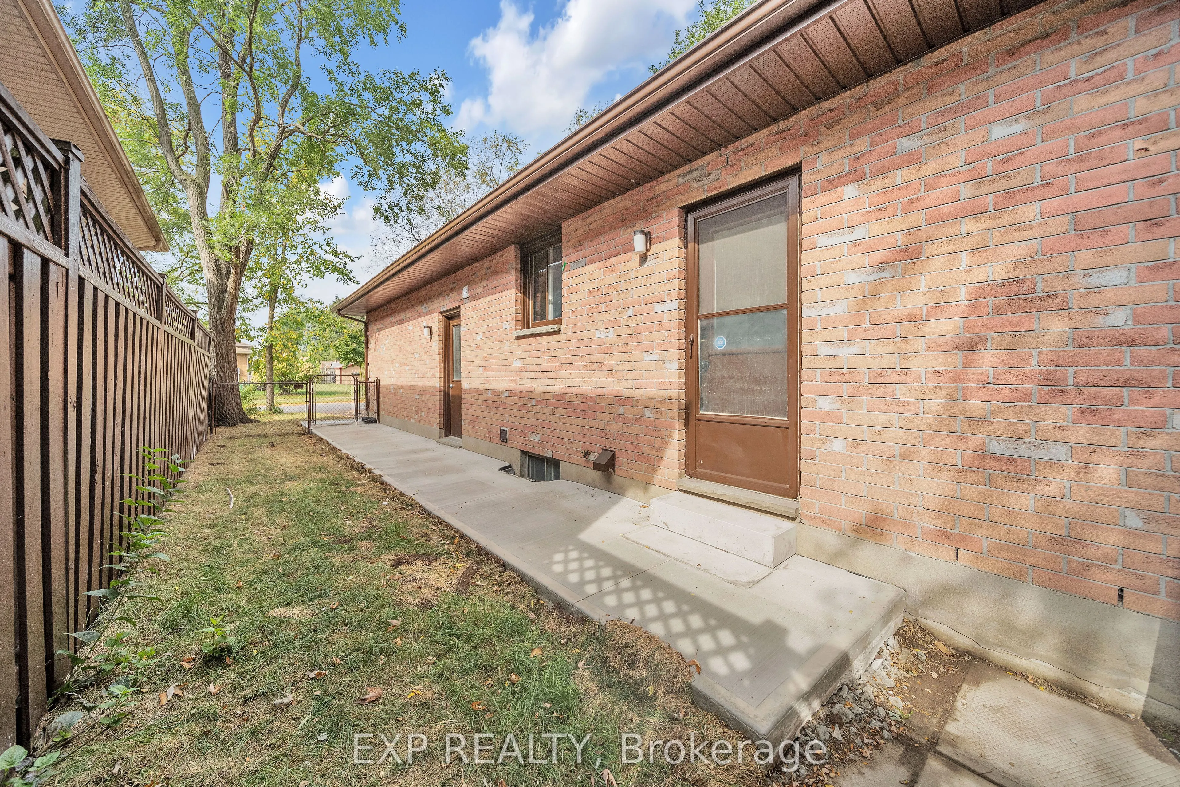 46 Bonaparte Lane