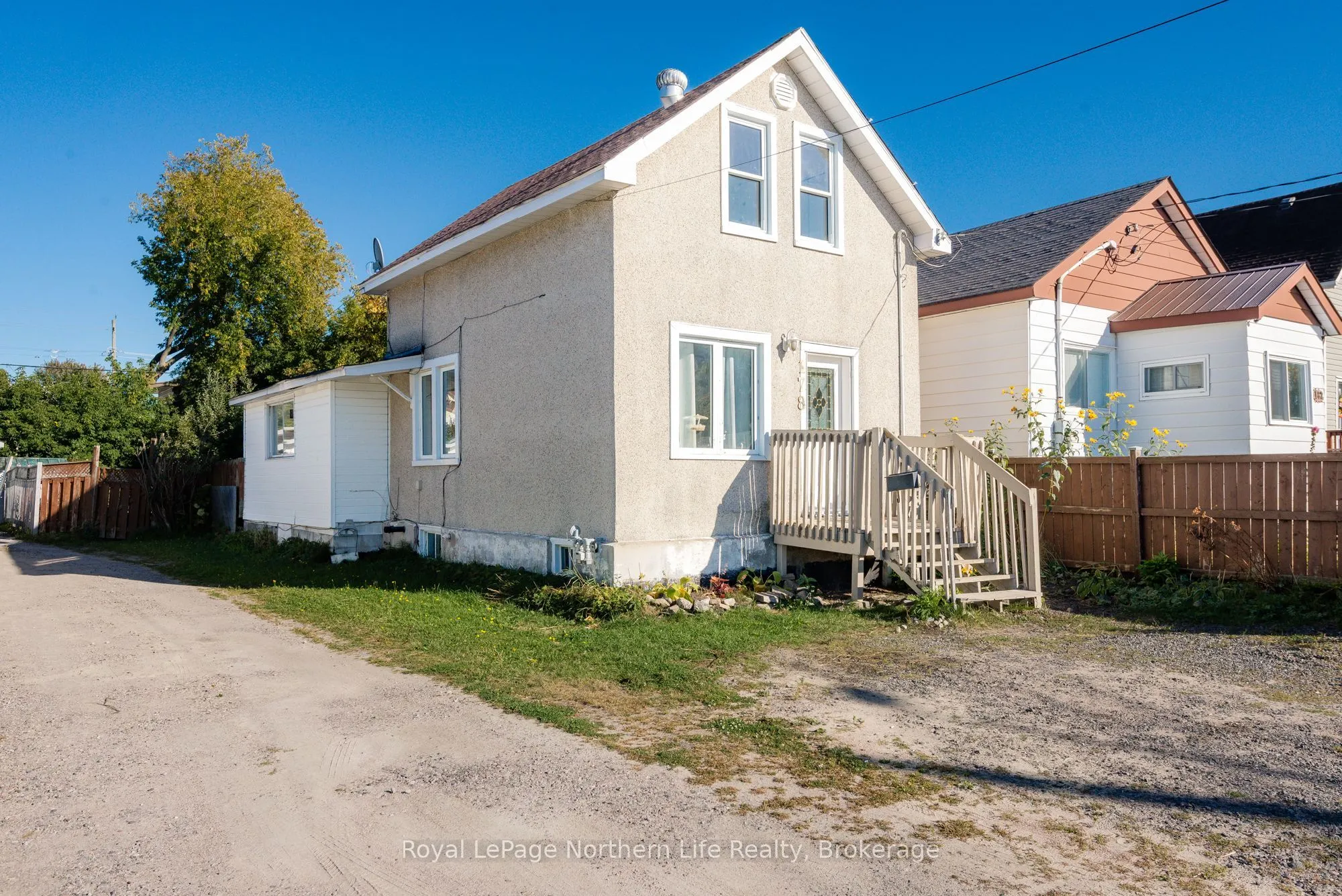 178 Victoria Street E