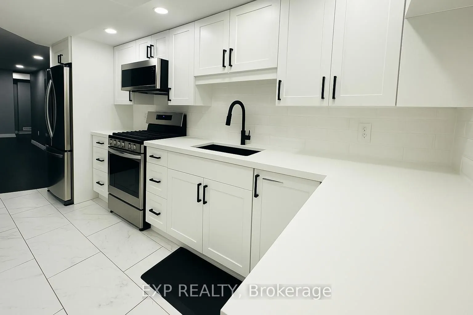 526 Woodbine Avenue, #Lower