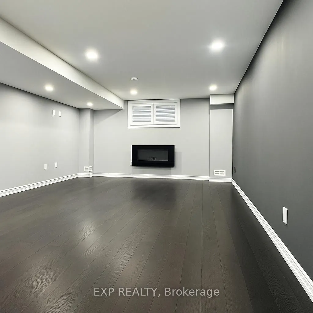 526 Woodbine Avenue, #Lower