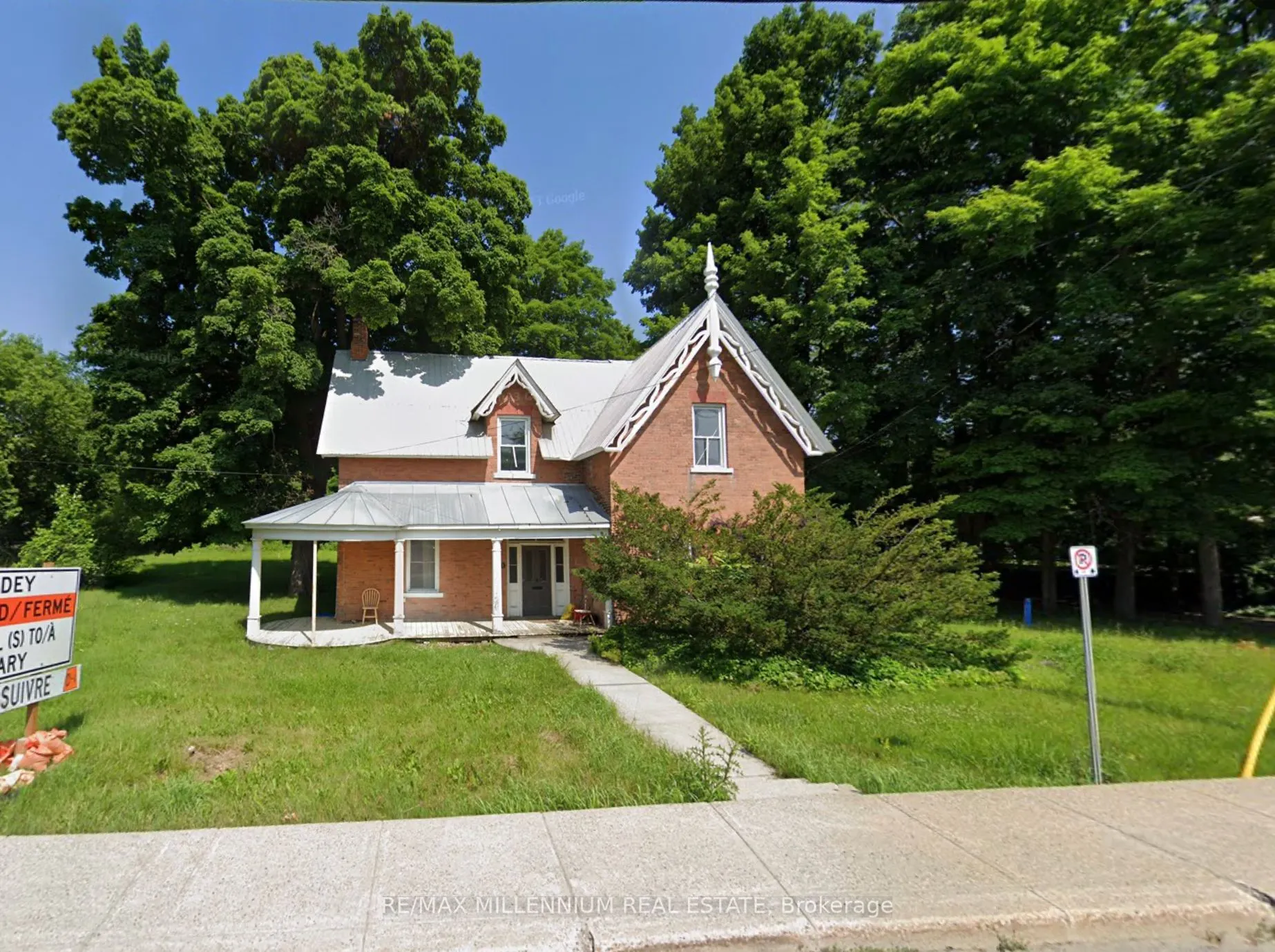 30 DANIEL Street